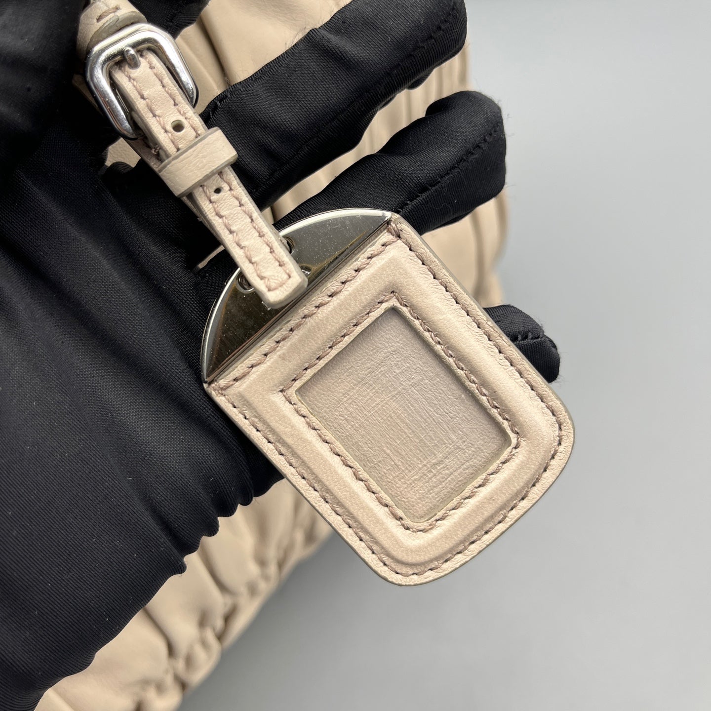Prada - Other - Leather - Beige - (Medium)