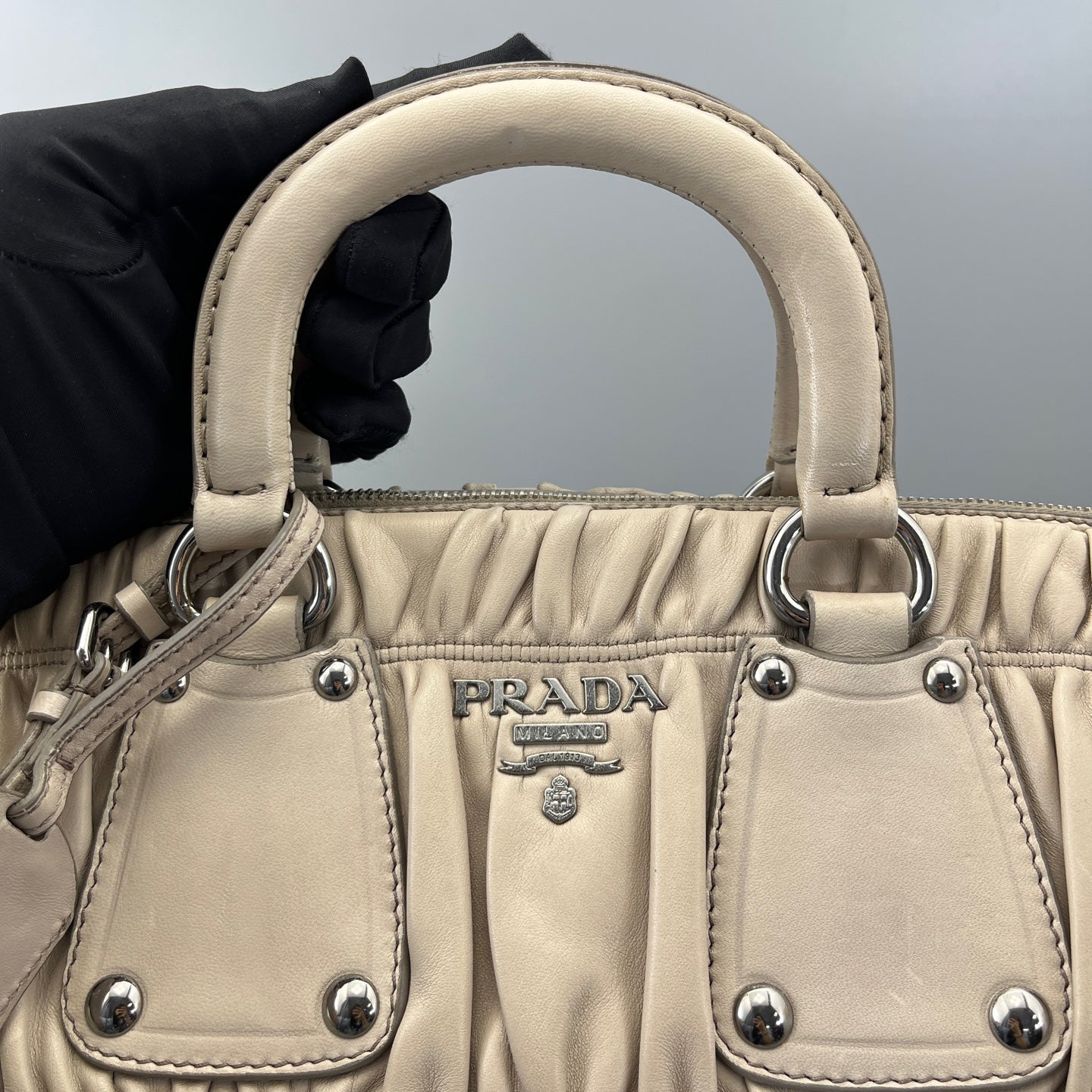 Prada - Other - Leather - Beige - (Medium)