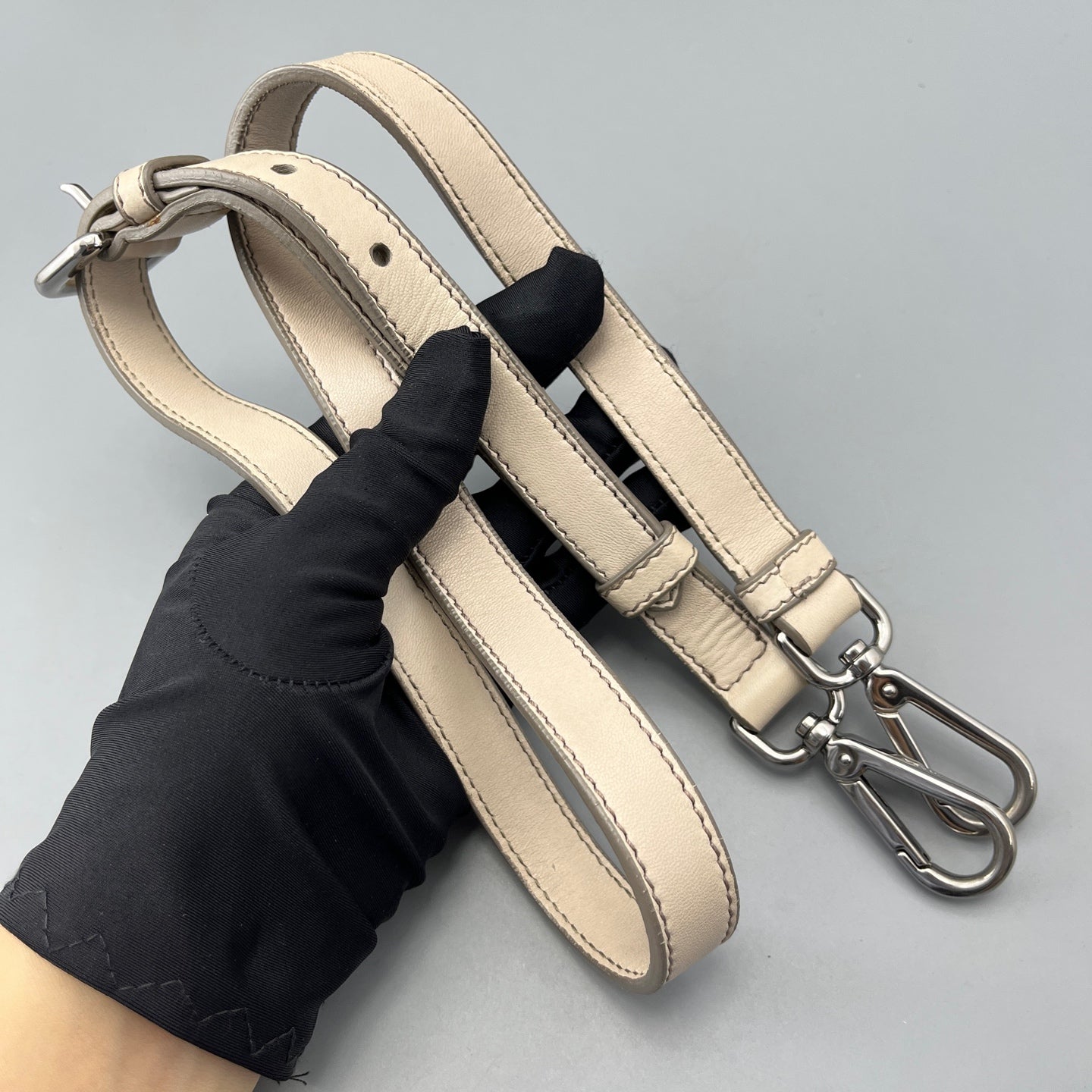 Prada - Other - Leather - Beige - (Medium)