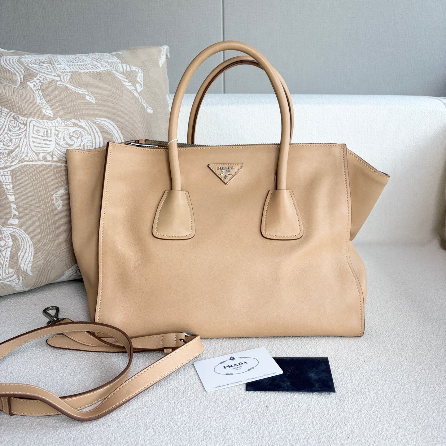 Prada - Other - Leather - Beige - (Other)