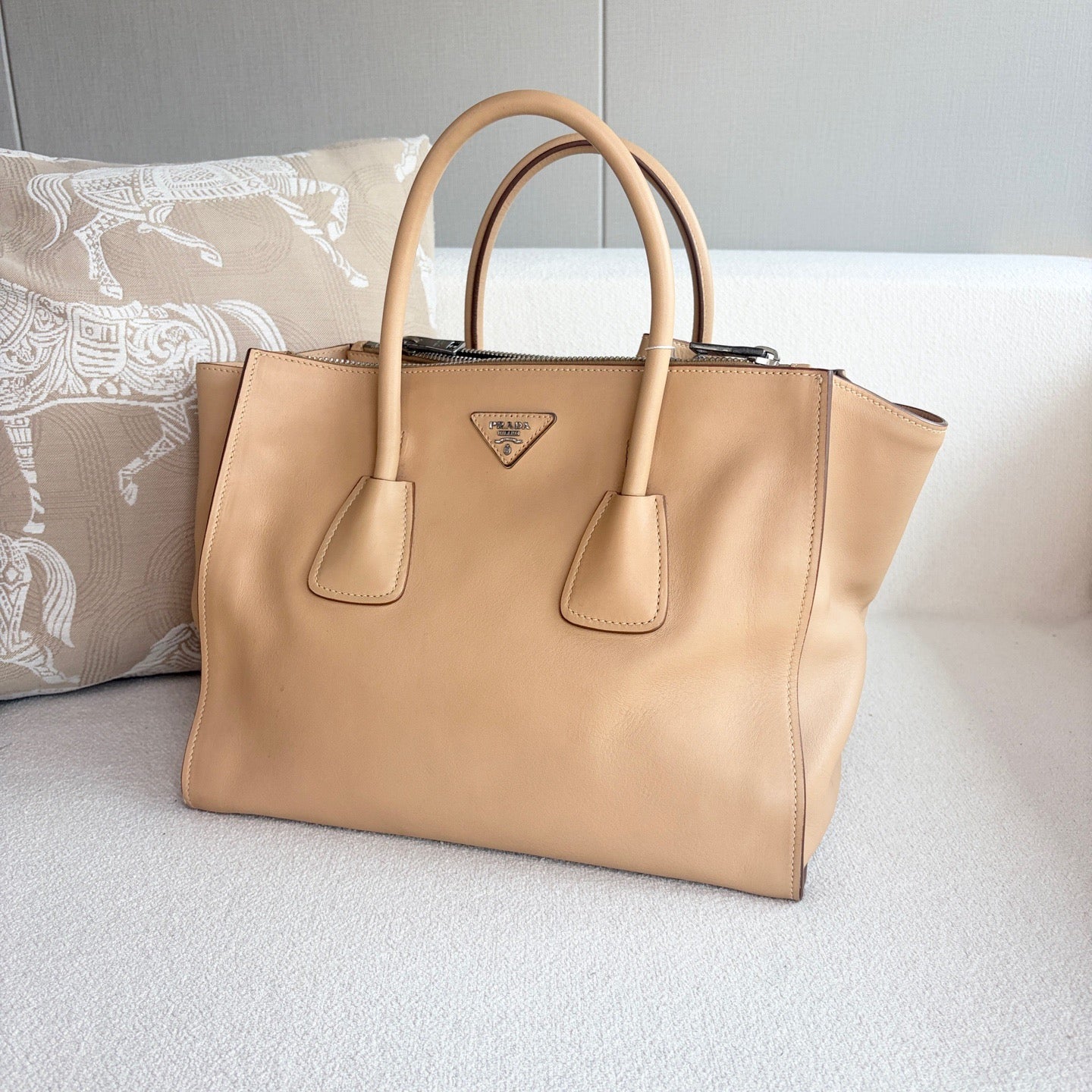 Prada - Other - Leather - Beige - (Other)