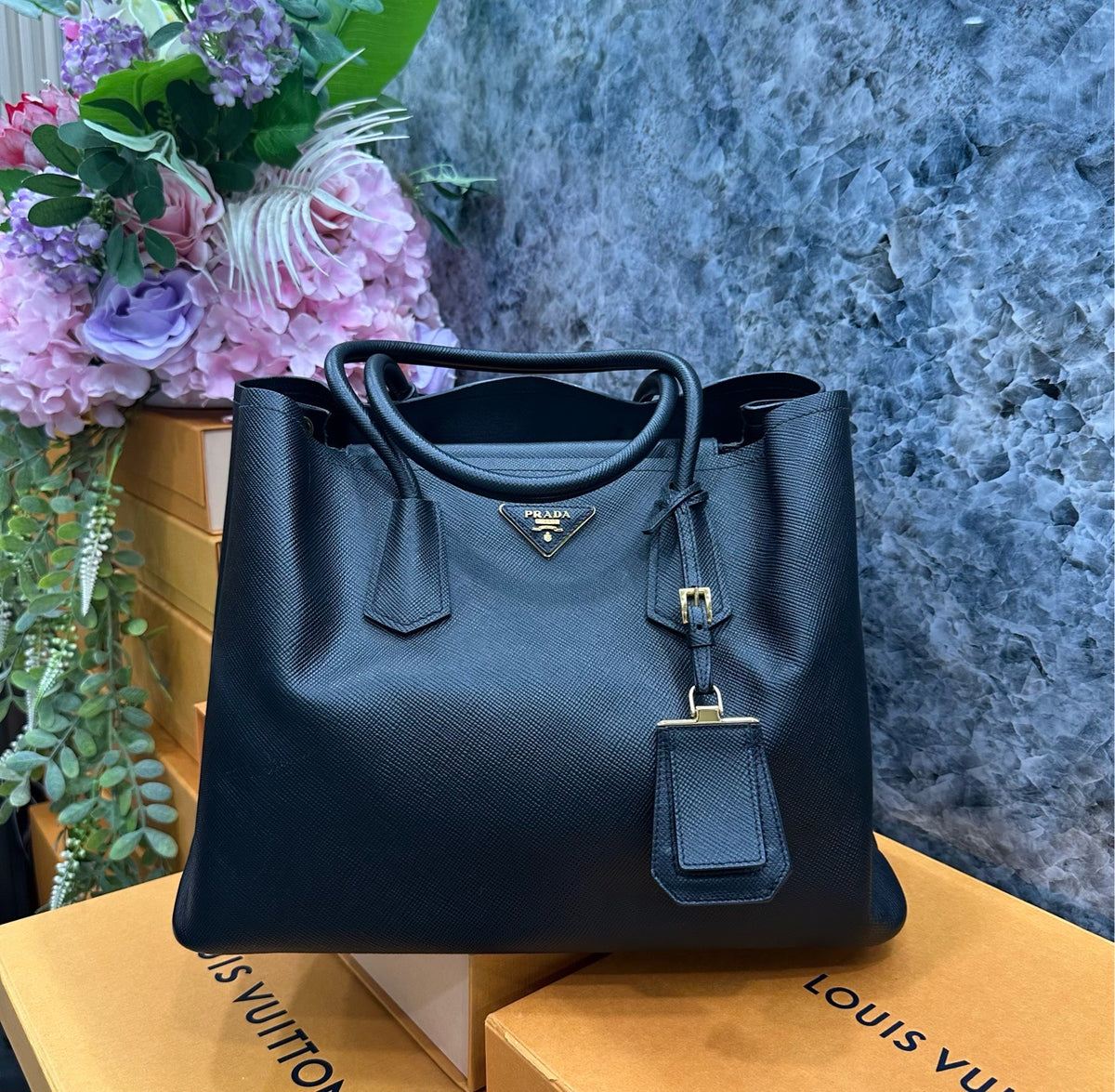 Prada - Other - Leather - Black - (large)