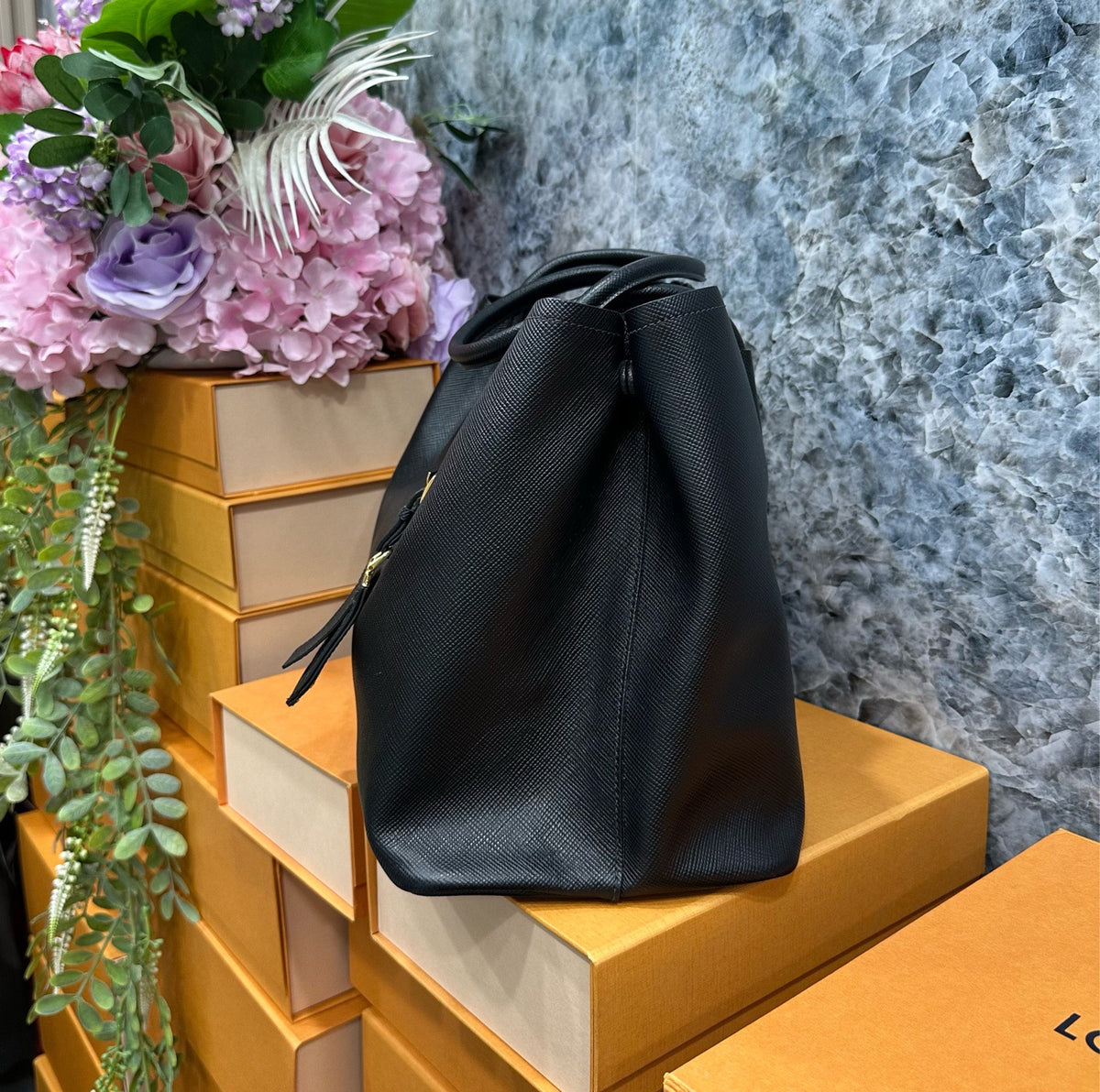 Prada - Other - Leather - Black - (large)