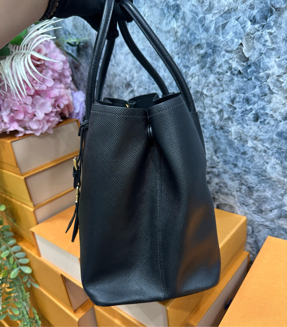 Prada - Other - Leather - Black - (large)