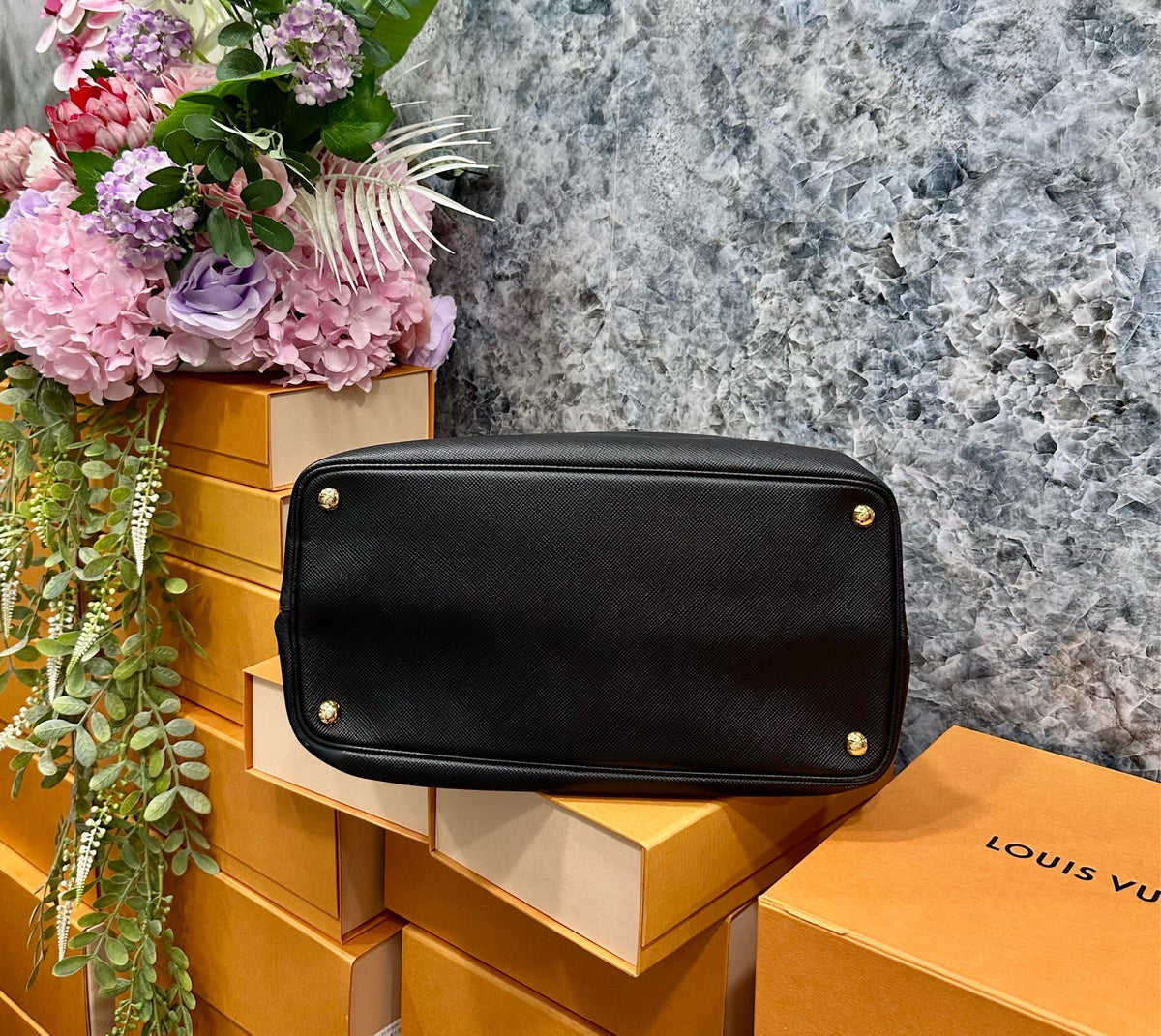Prada - Other - Leather - Black - (large)