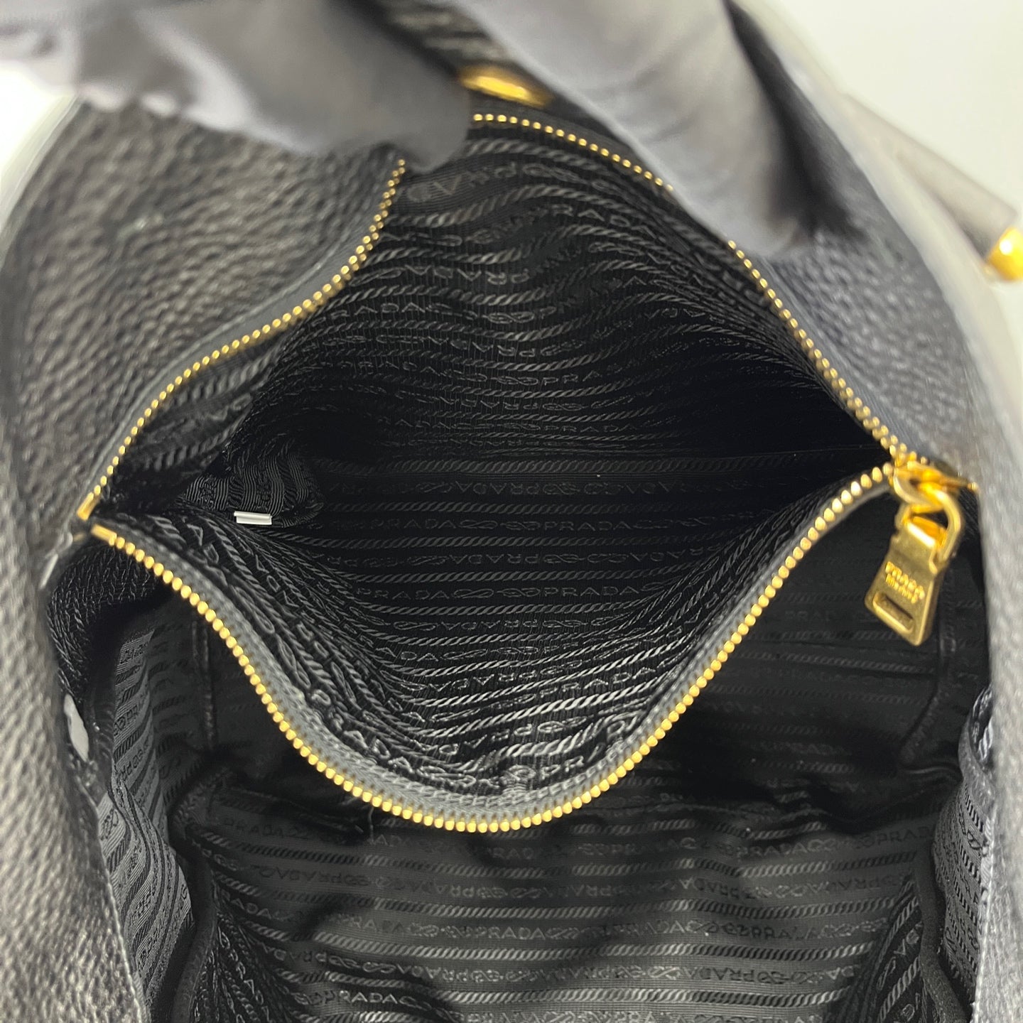 Prada - Other - Leather - Black - (large)