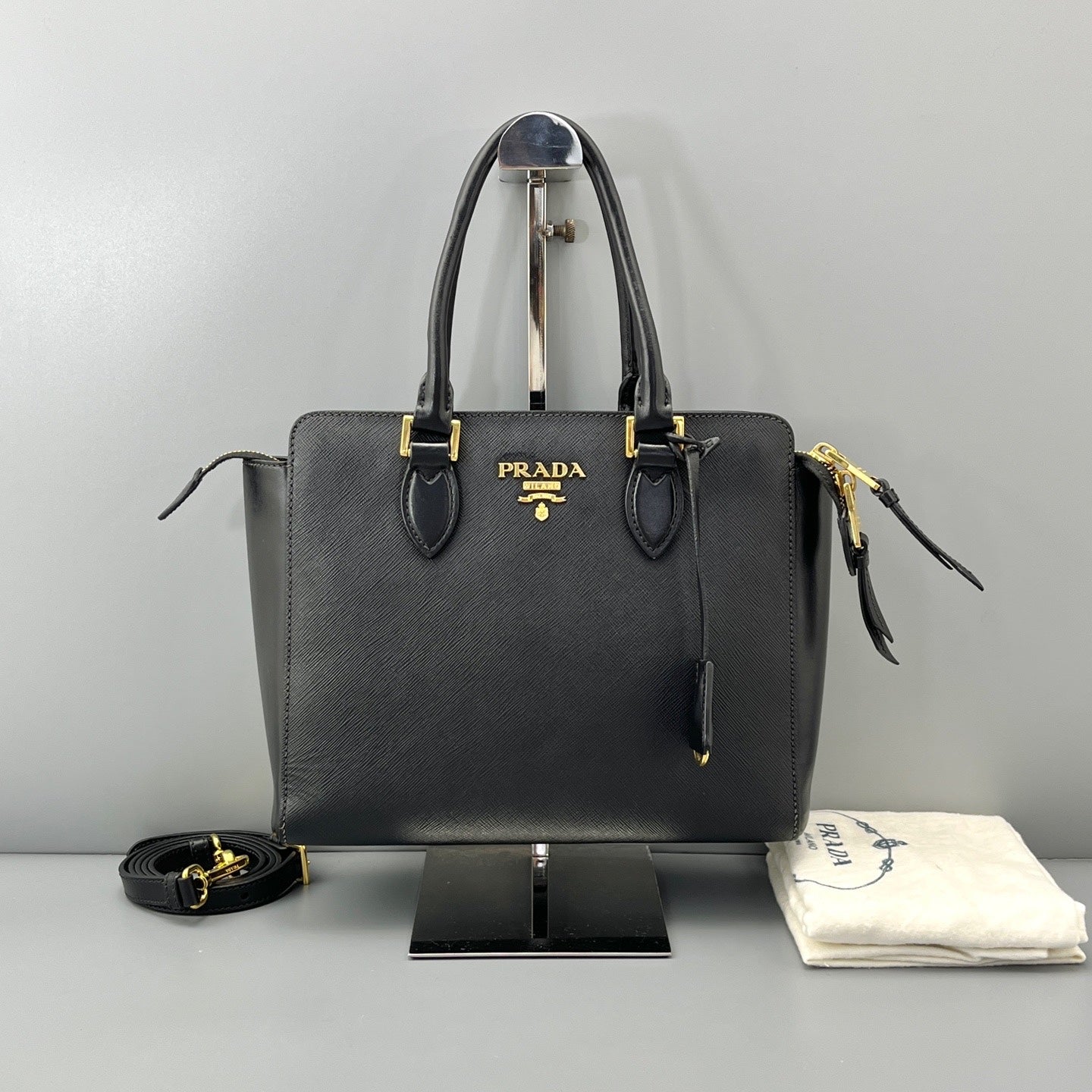 Prada - Other - Leather - Black - (medium)