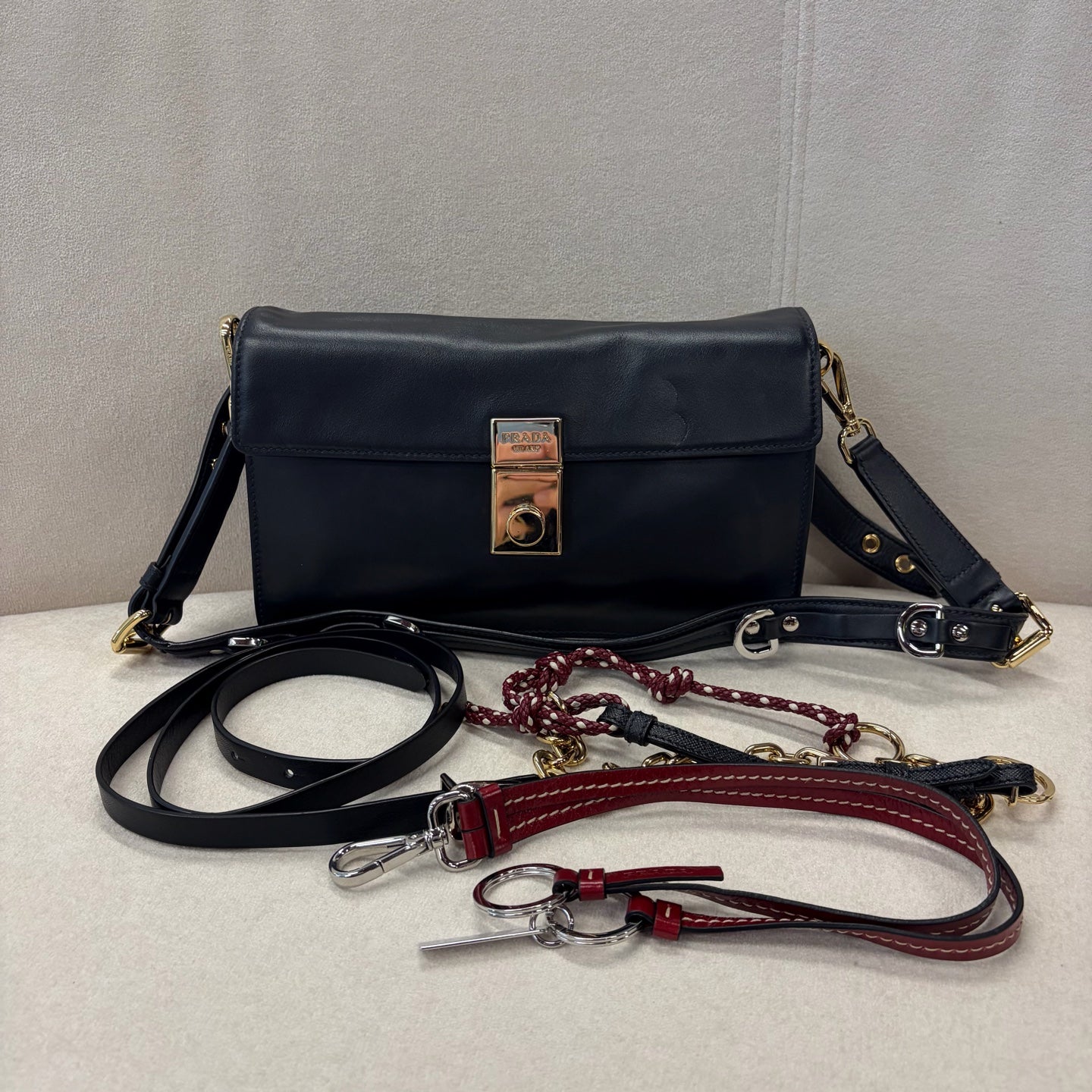 Prada - Other - Leather - Black - (medium)