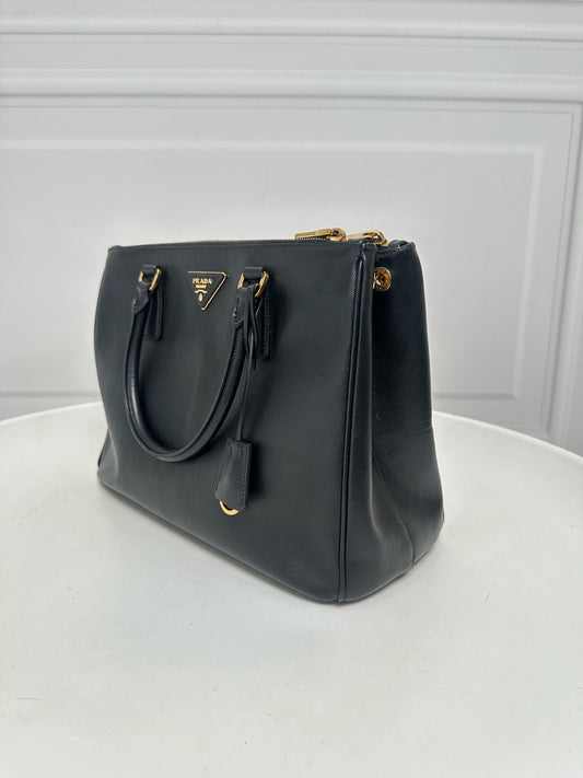 Prada - Other - Leather - Black - (medium)