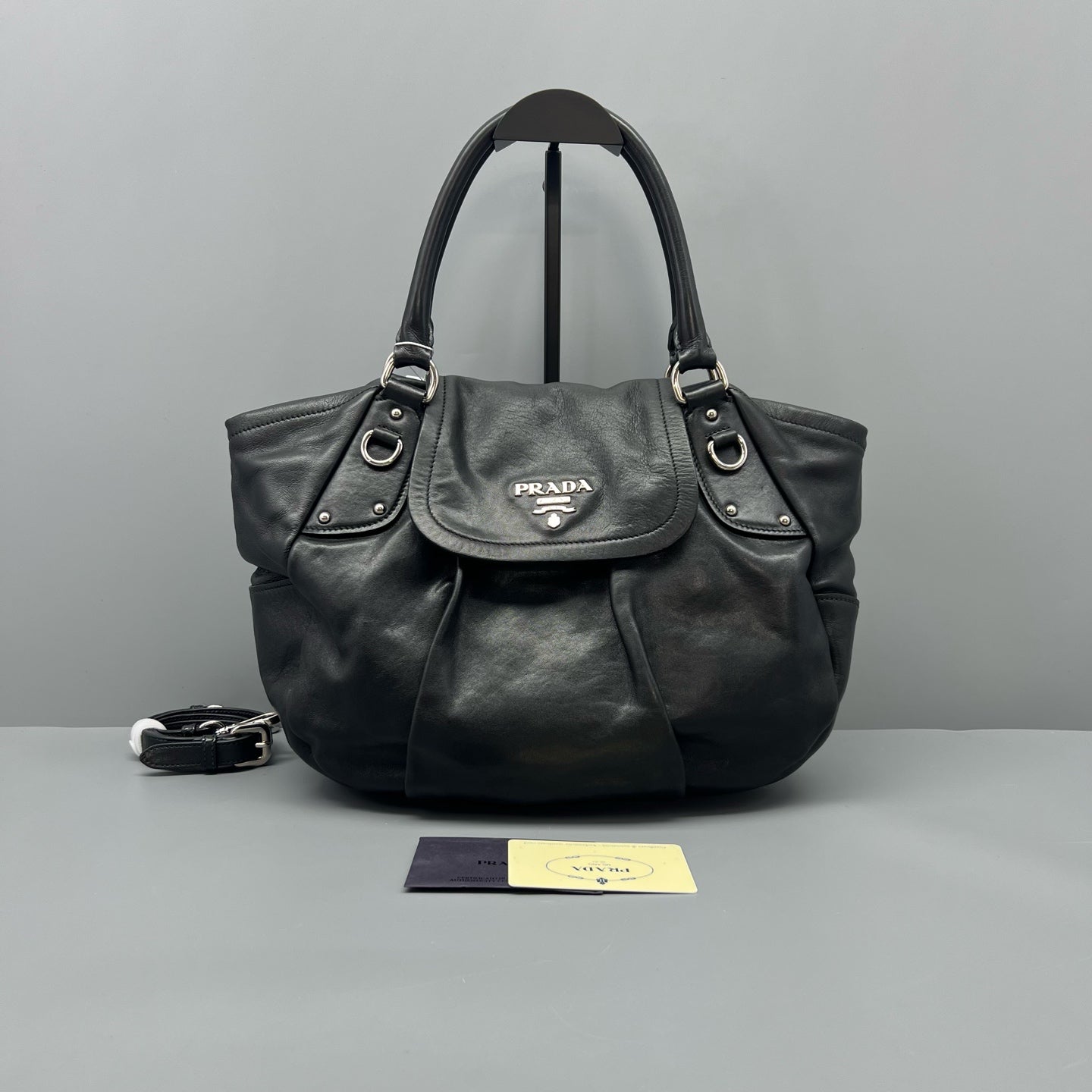 Prada - Other - Leather - Black - (medium)