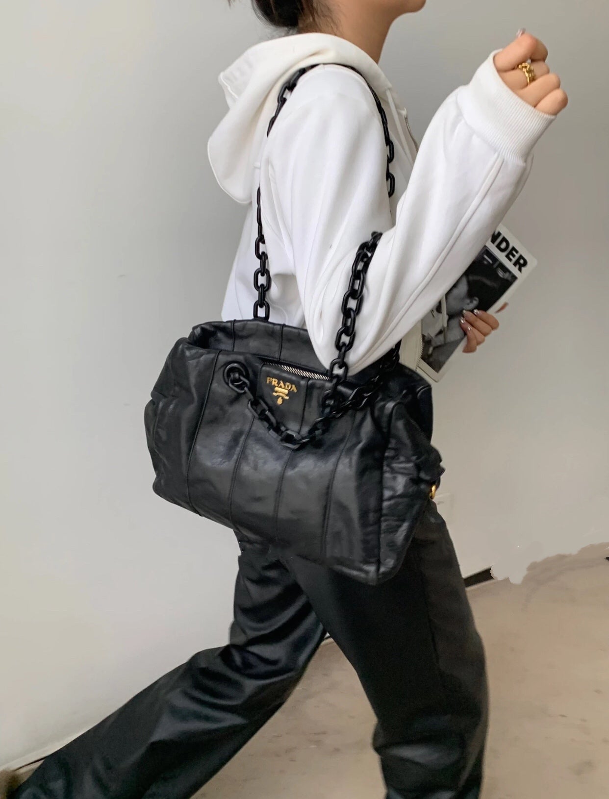 Prada - Other - Leather - Black - (Medium)