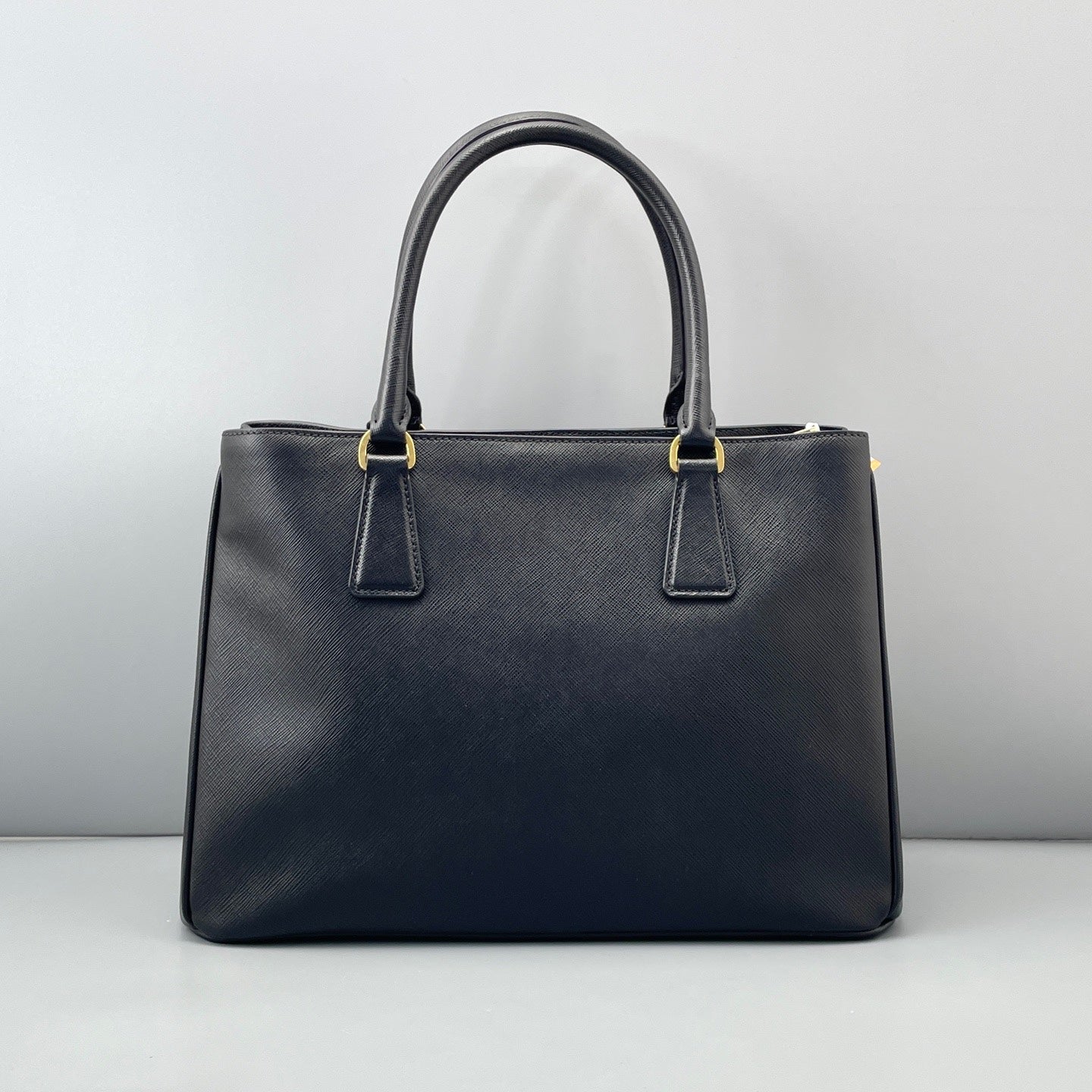 Prada - Other - Leather - Black - (Medium)
