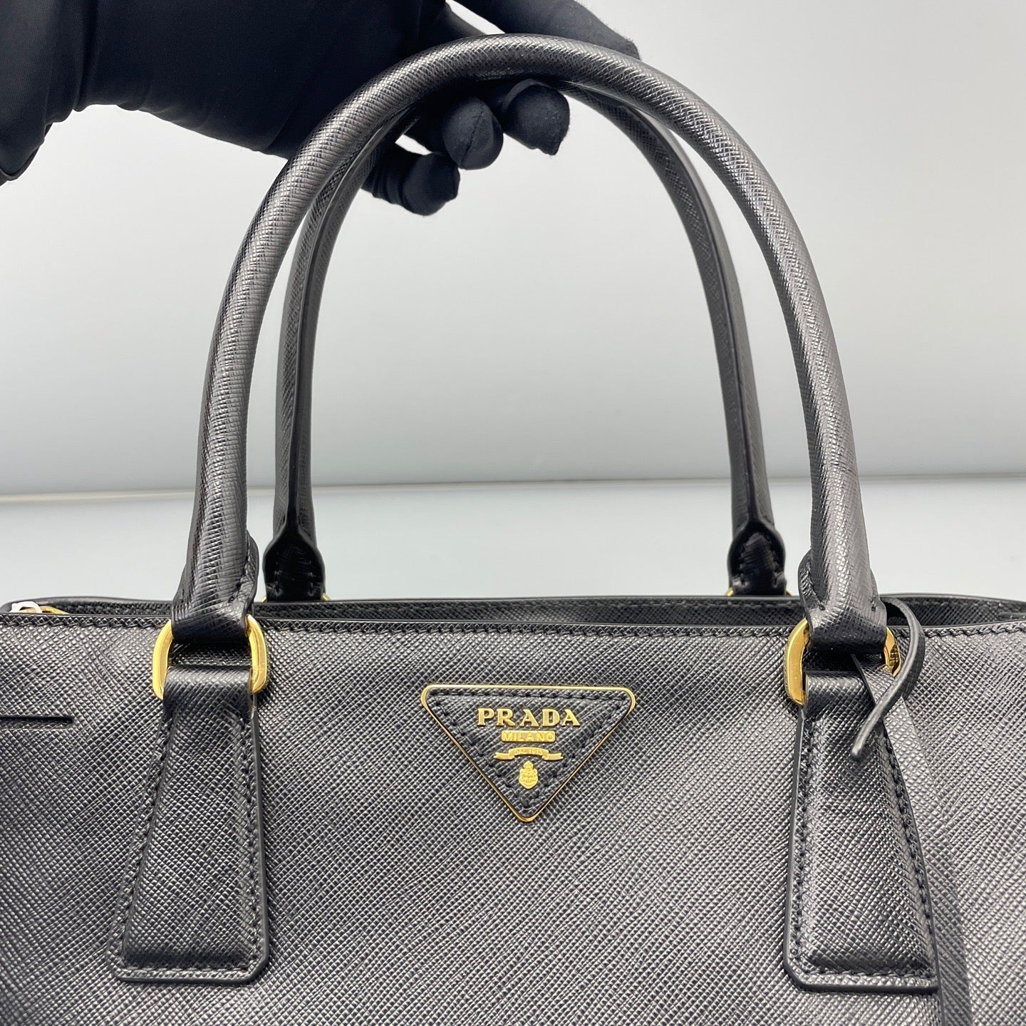 Prada - Other - Leather - Black - (Medium)
