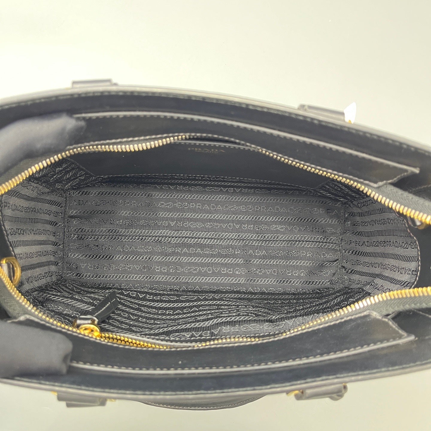 Prada - Other - Leather - Black - (medium)