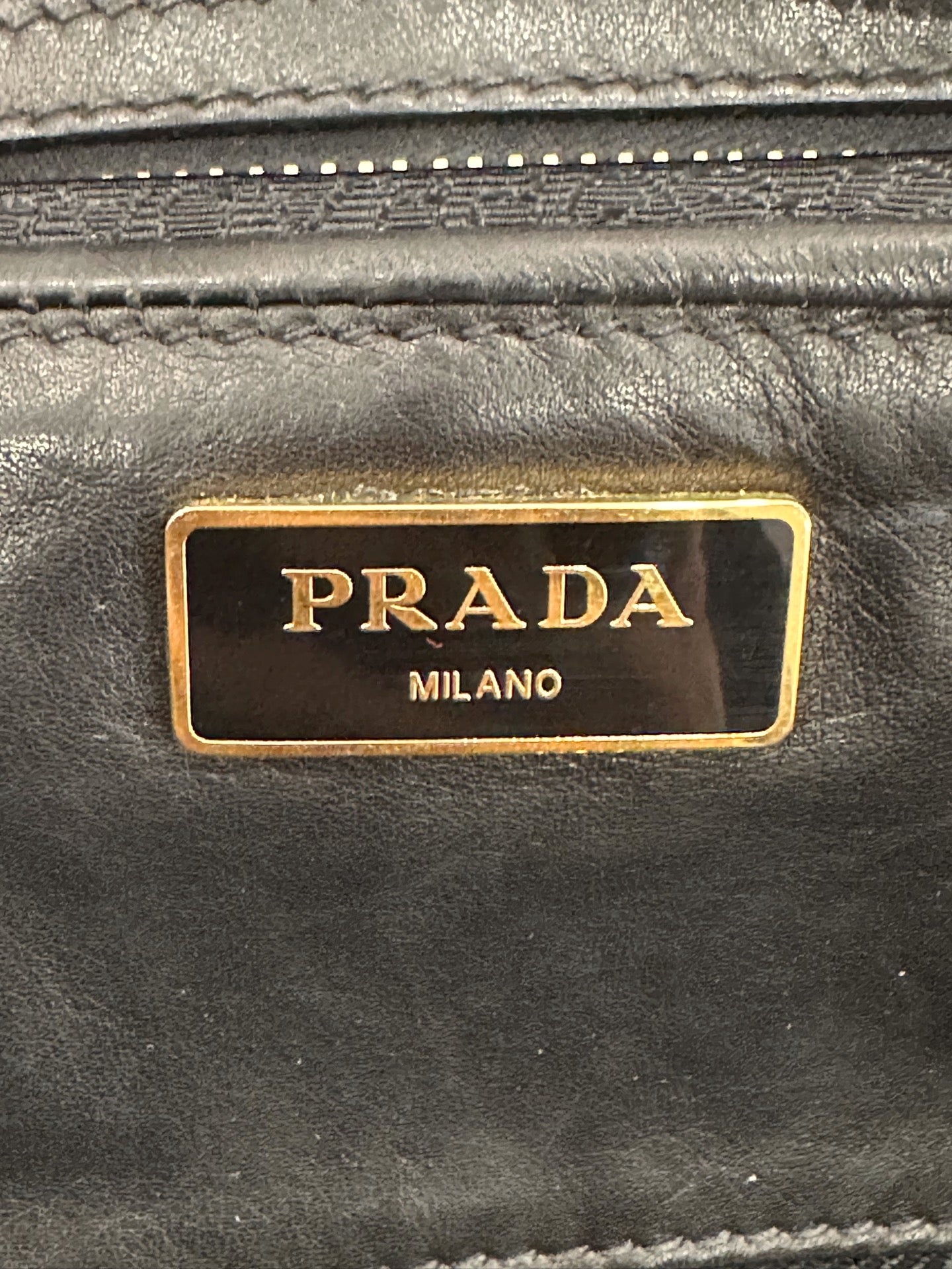 Prada - Other - Leather - Black - (Medium)