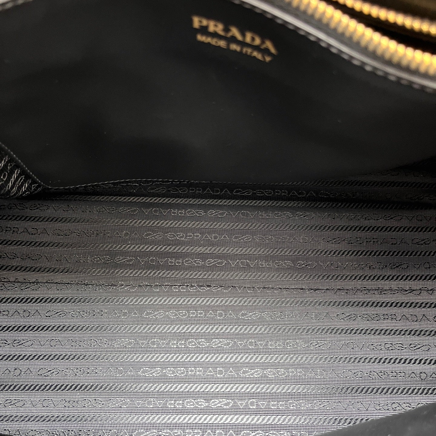 Prada - Other - Leather - Black - (medium)