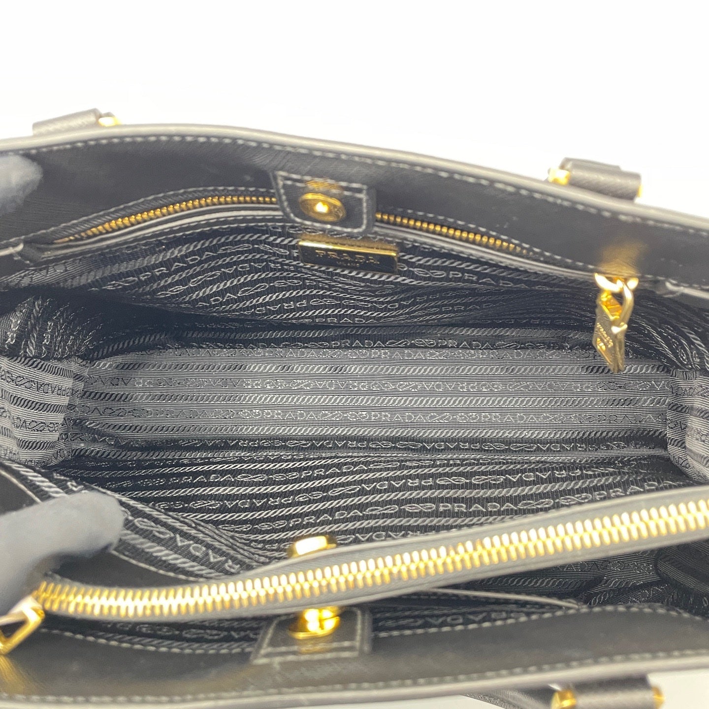 Prada - Other - Leather - Black - (Medium)