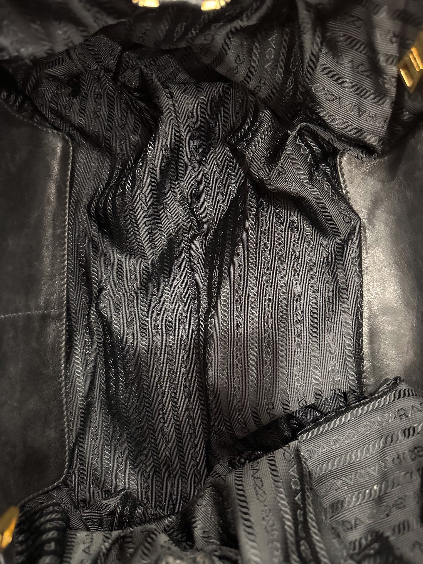 Prada - Other - Leather - Black - (Medium)
