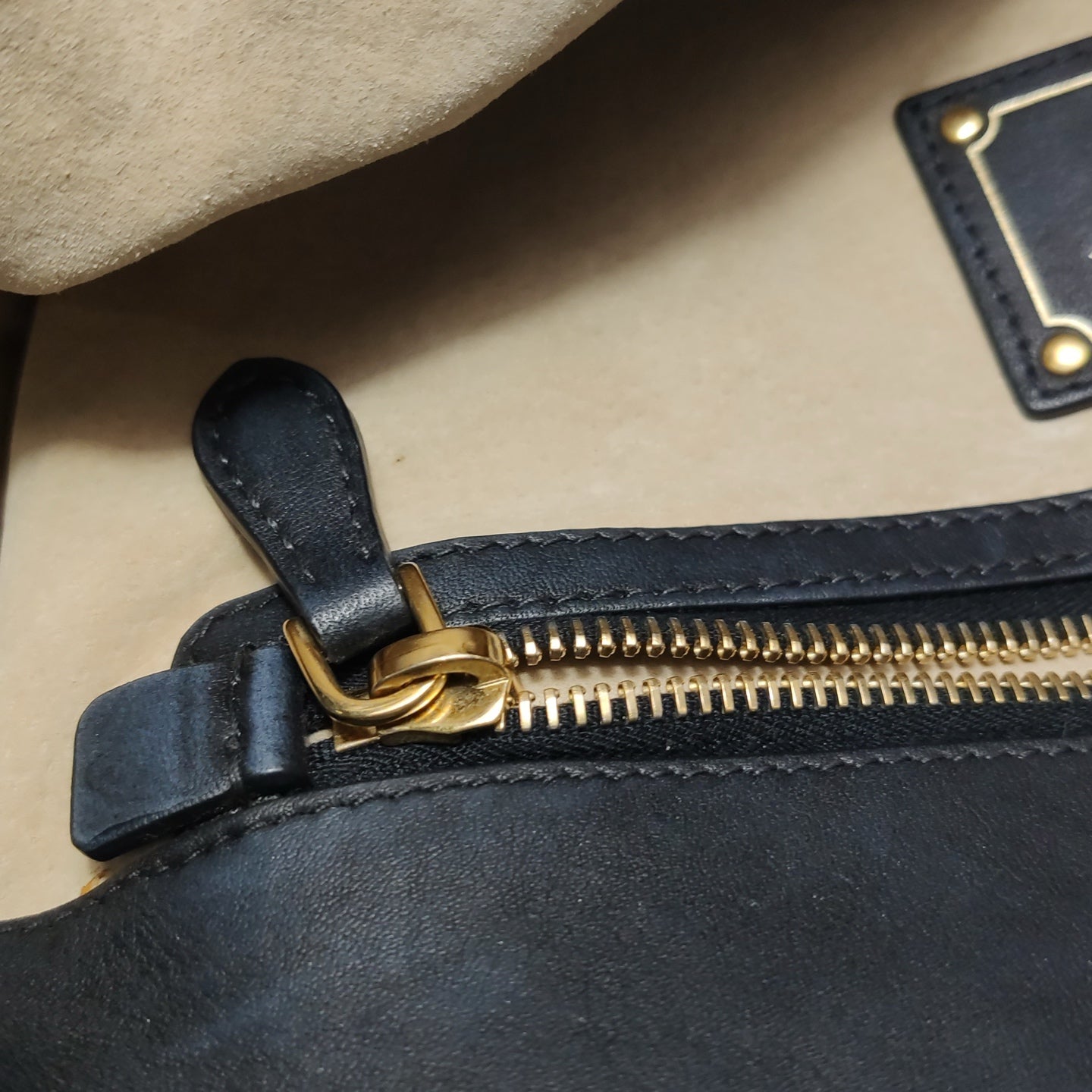 Prada - Other - Leather - Black - (medium)