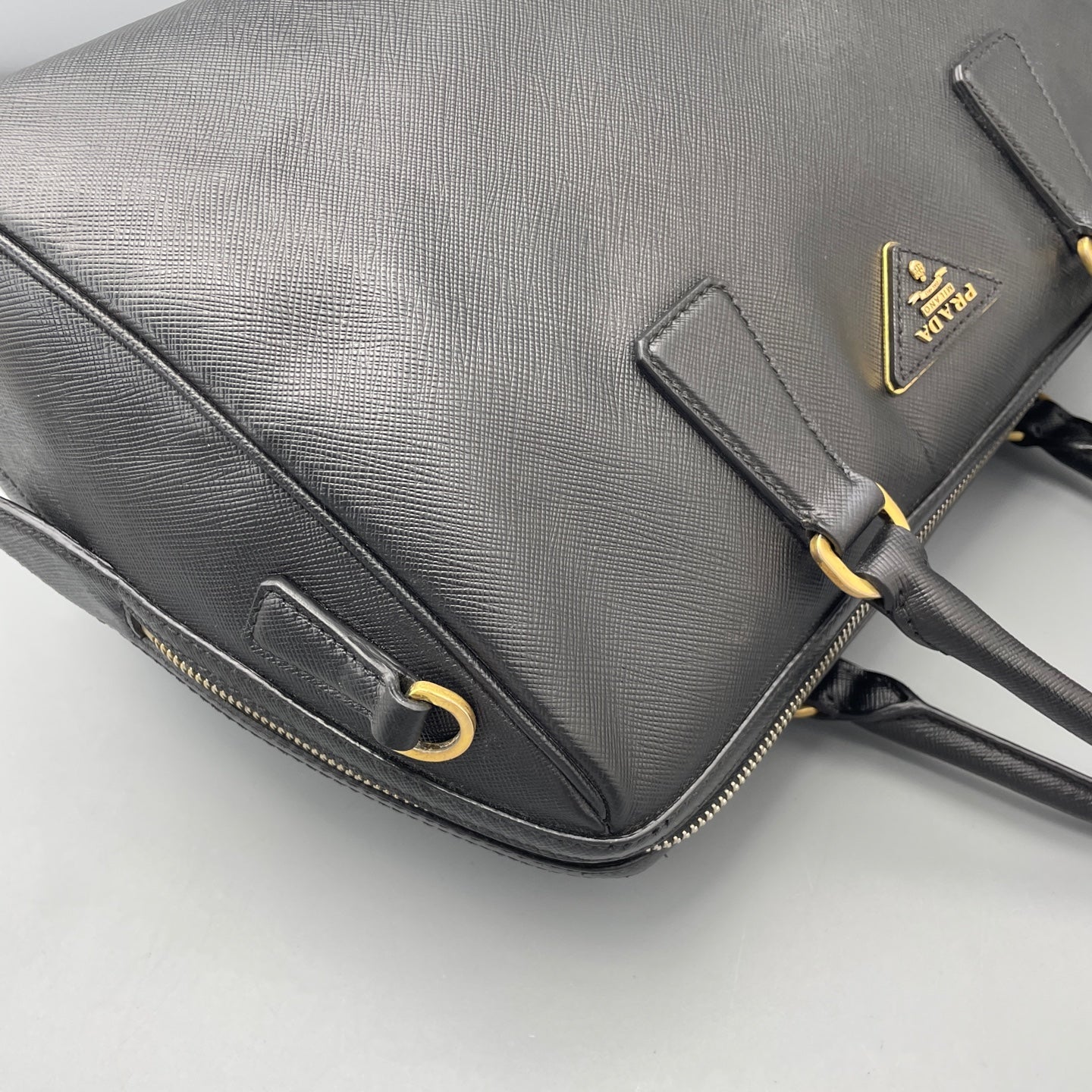Prada - Other - Leather - Black - (Medium)