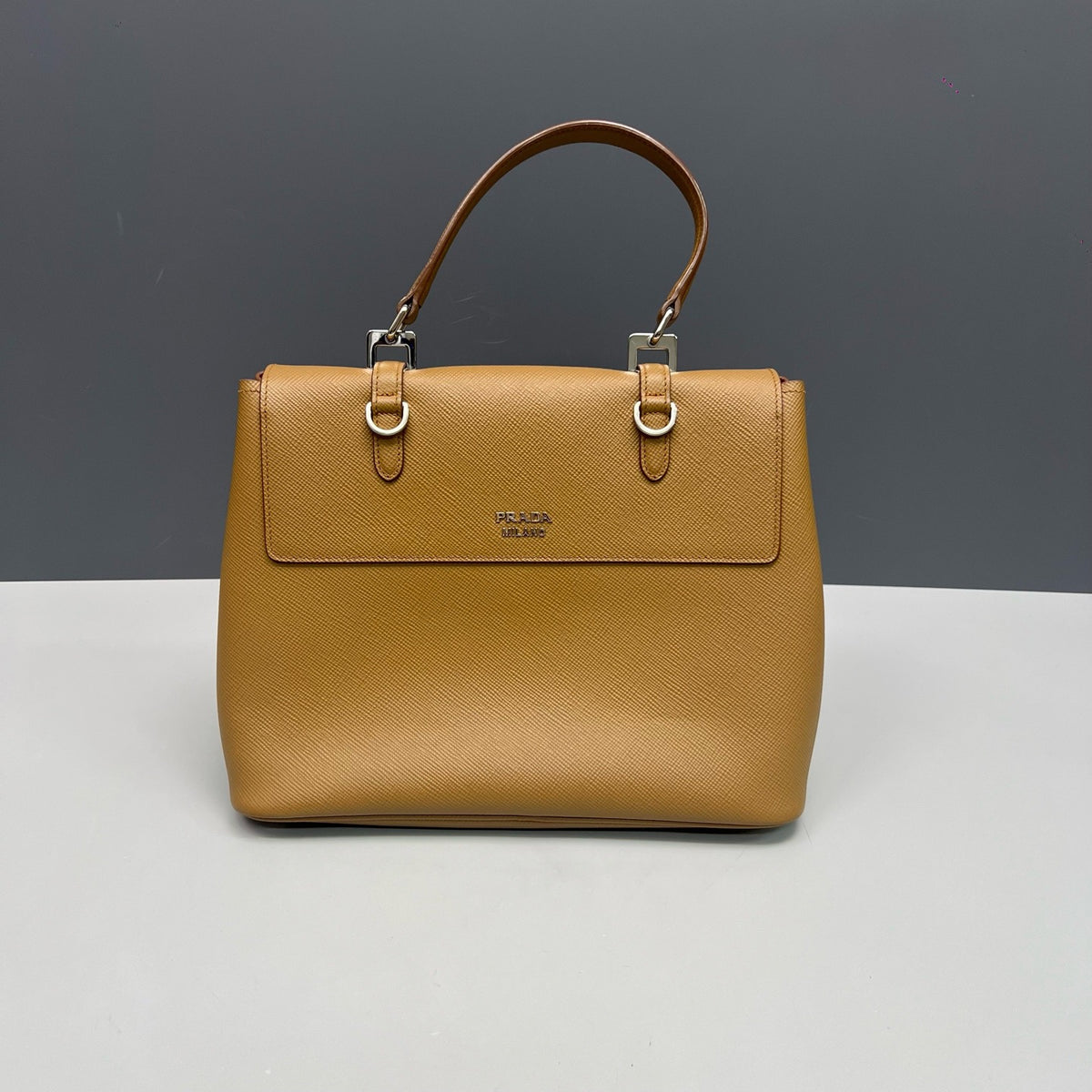 Prada - Other - Leather - Camel - (medium)