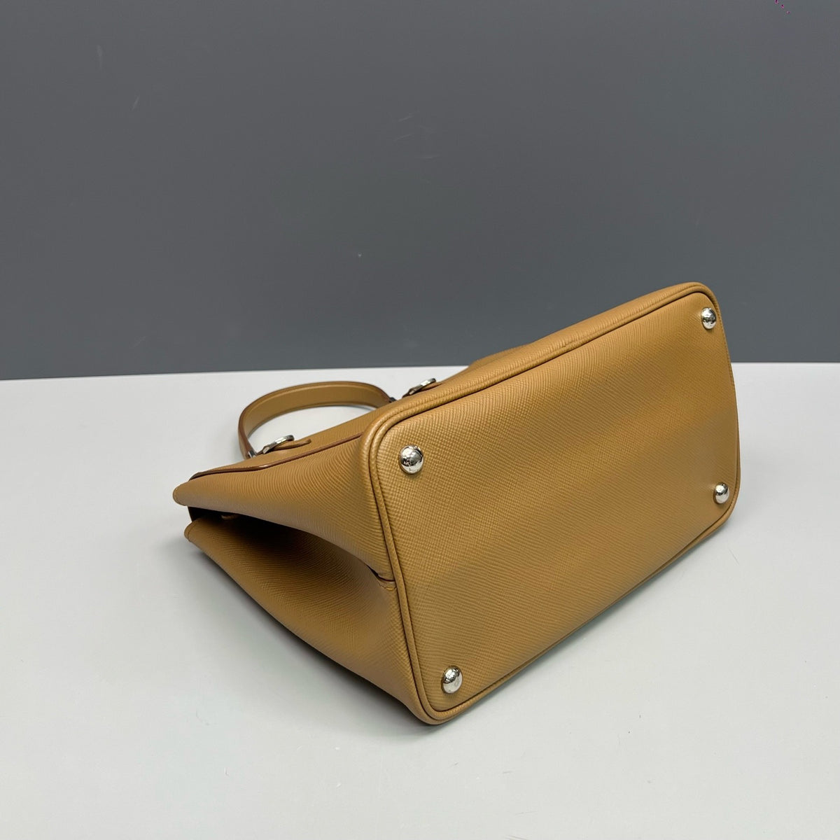 Prada - Other - Leather - Camel - (medium)