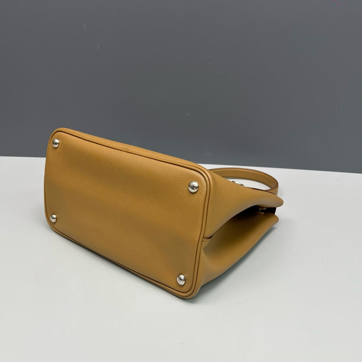 Prada - Other - Leather - Camel - (medium)
