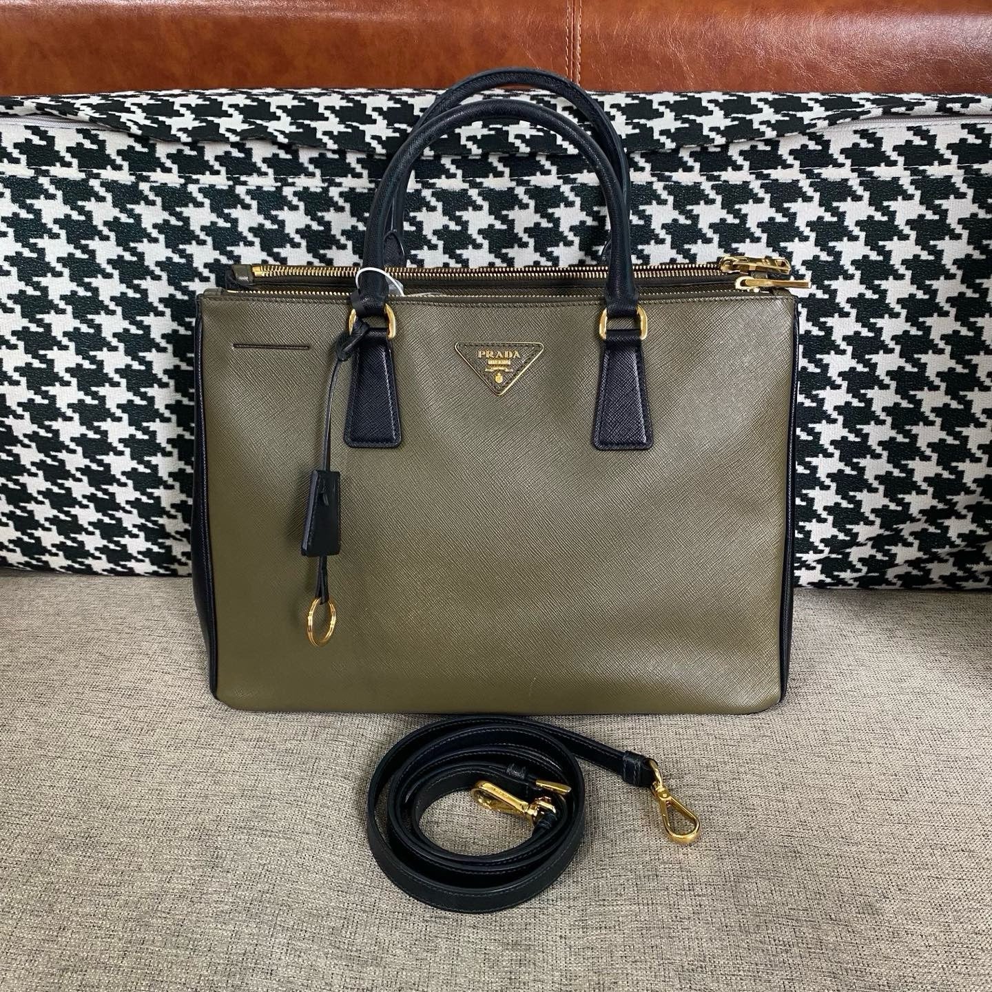 Prada - Other - Leather - Green - (medium)