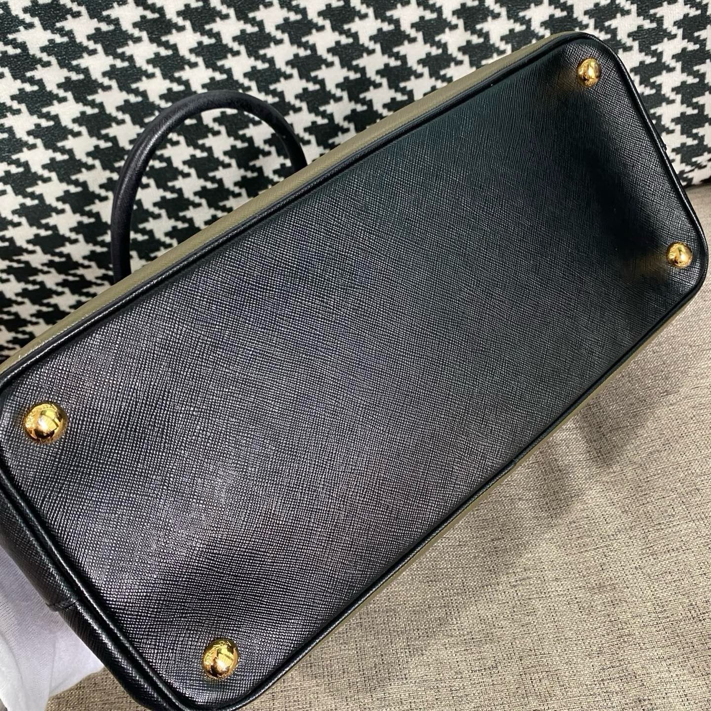 Prada - Other - Leather - Green - (medium)