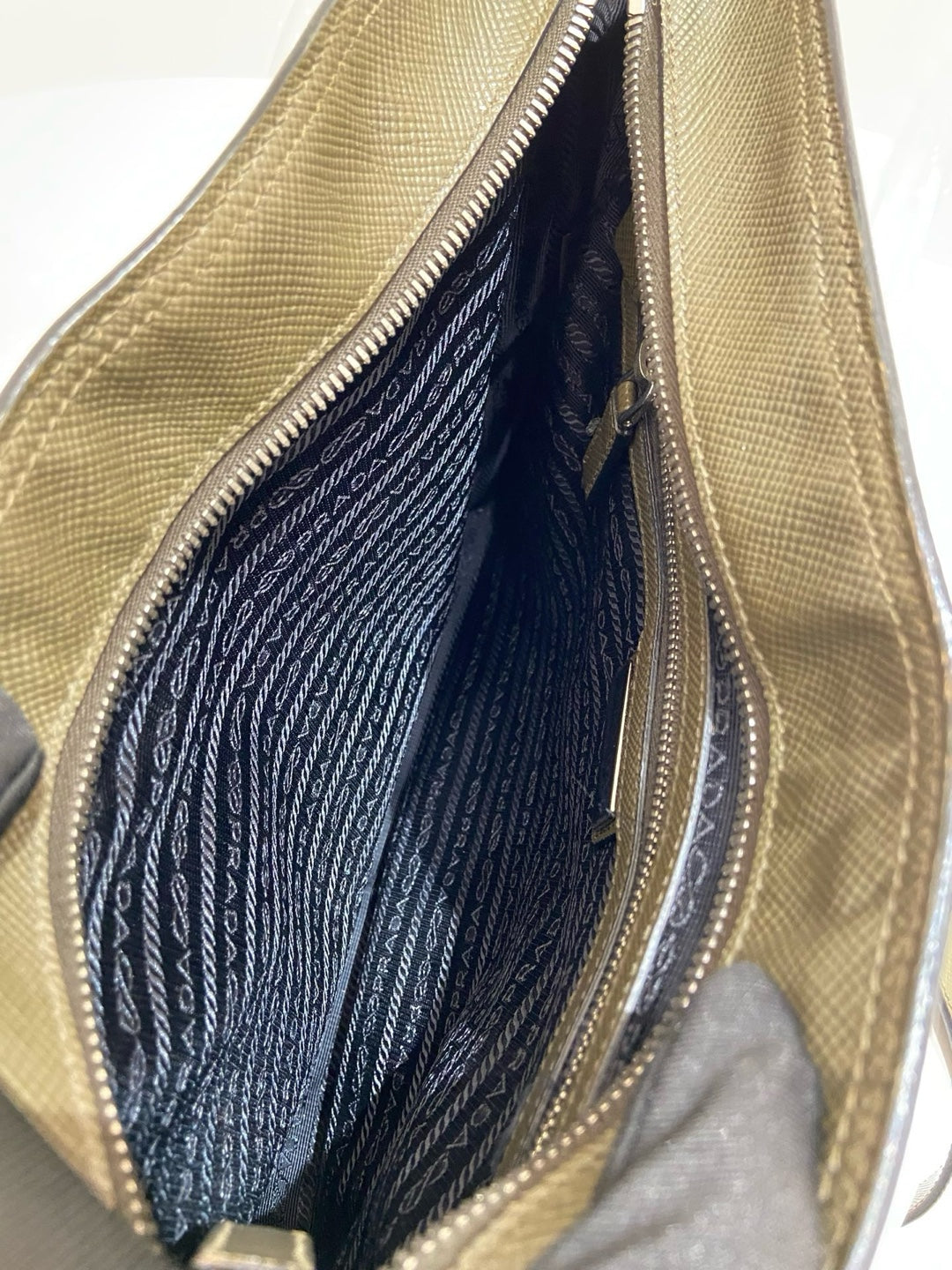 Prada - Other - Leather - Green - (medium)