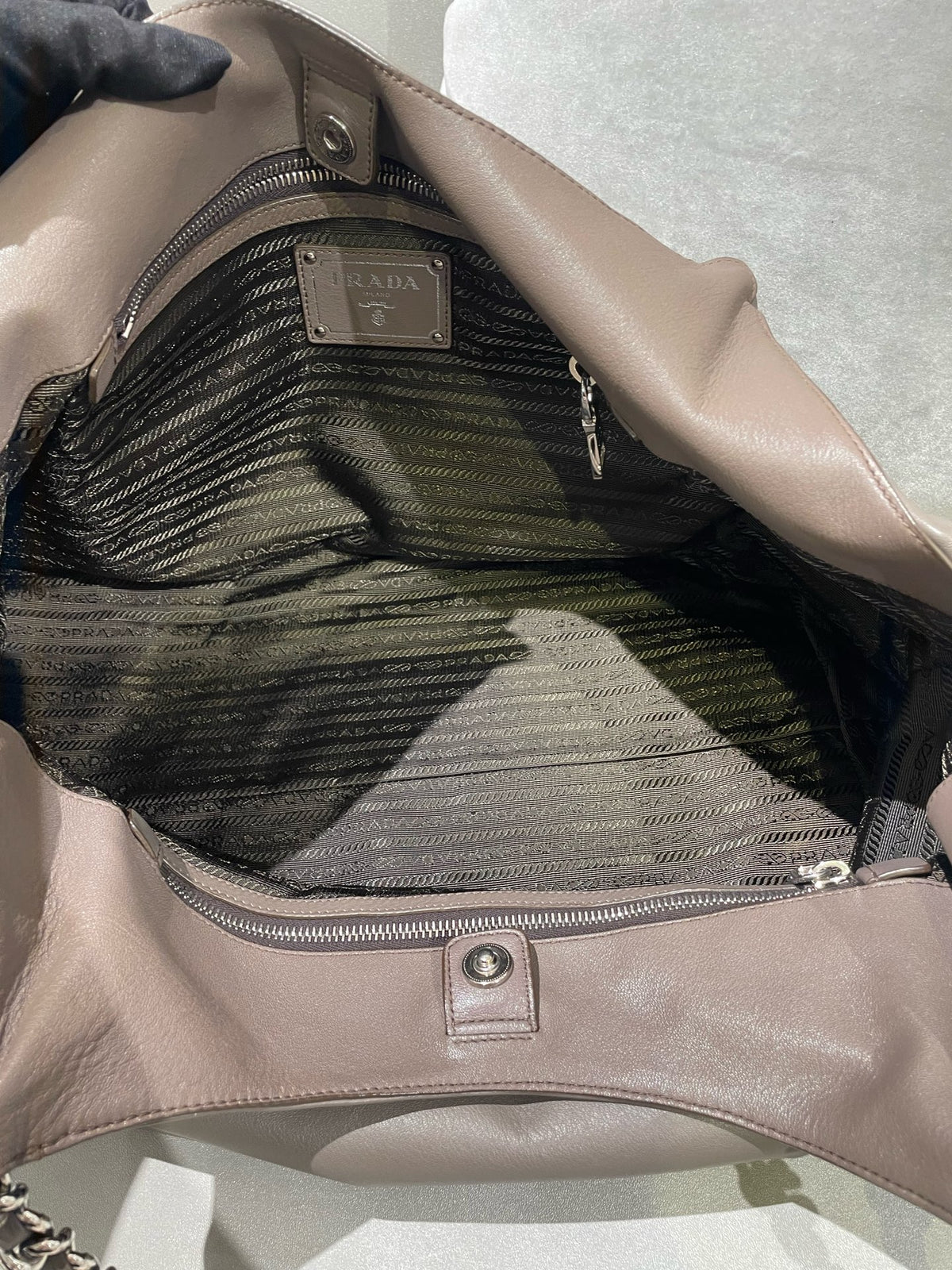 Prada - Other - Leather - Grey - (large)