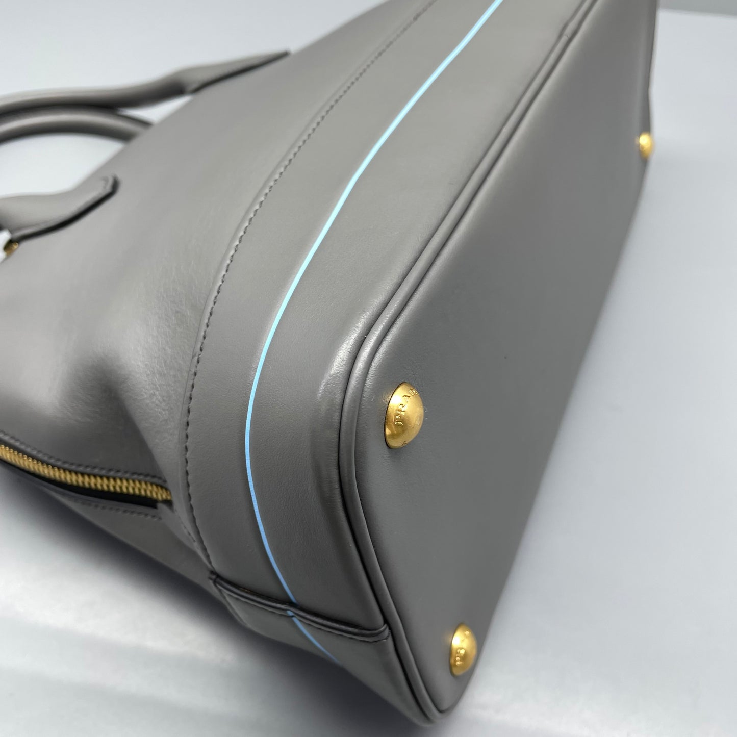 Prada - Other - Leather - Grey - (medium)