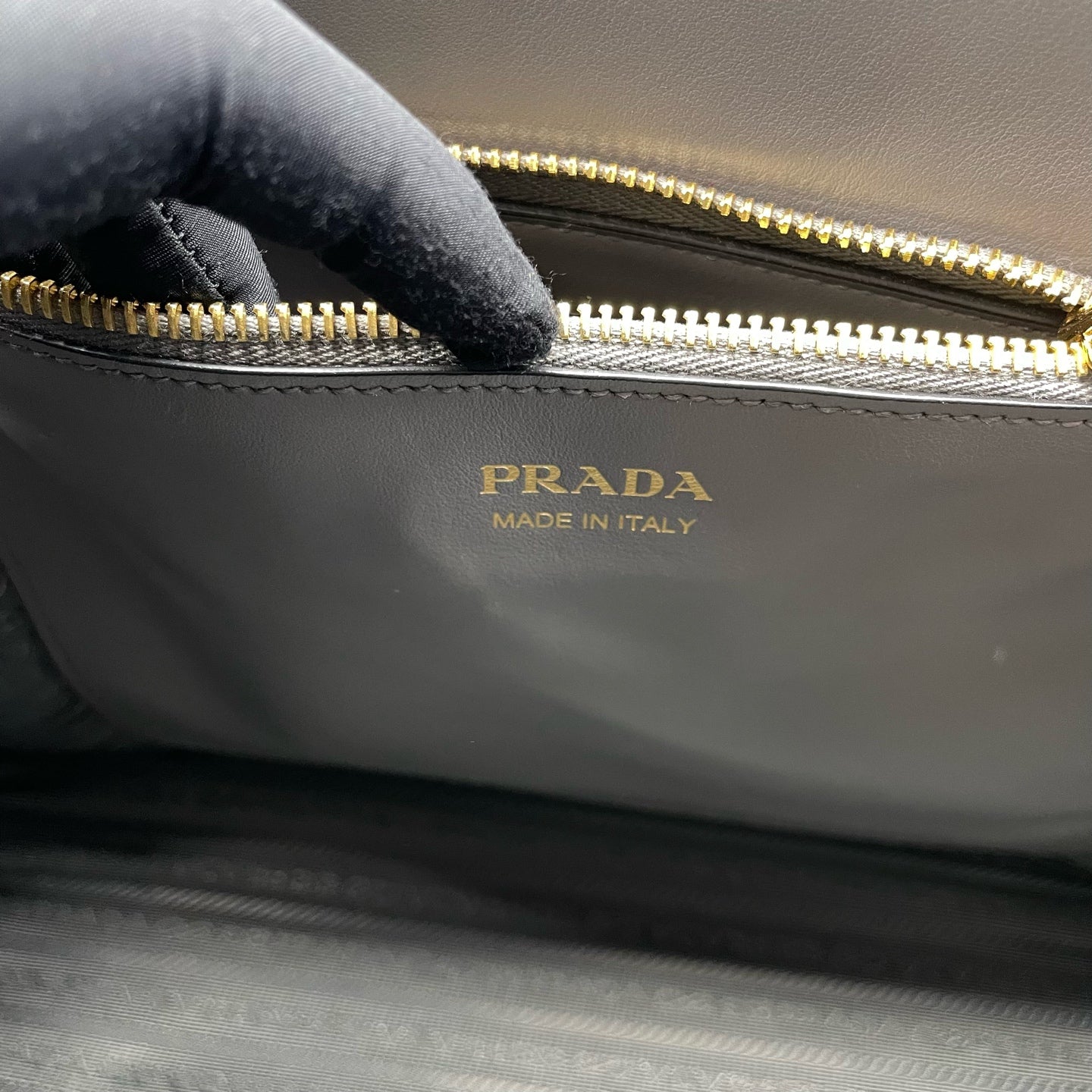 Prada - Other - Leather - Grey - (medium)