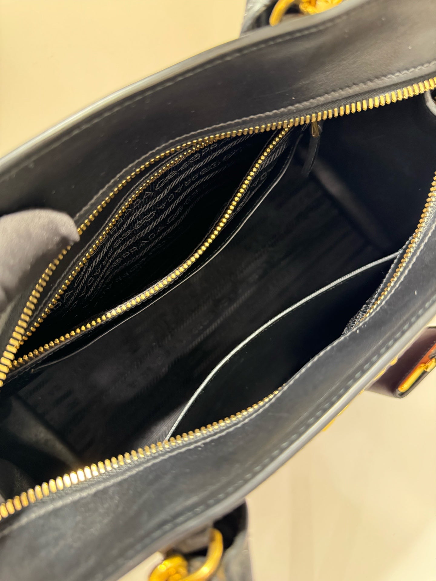Prada - Other - Leather - Multicolour - (medium)