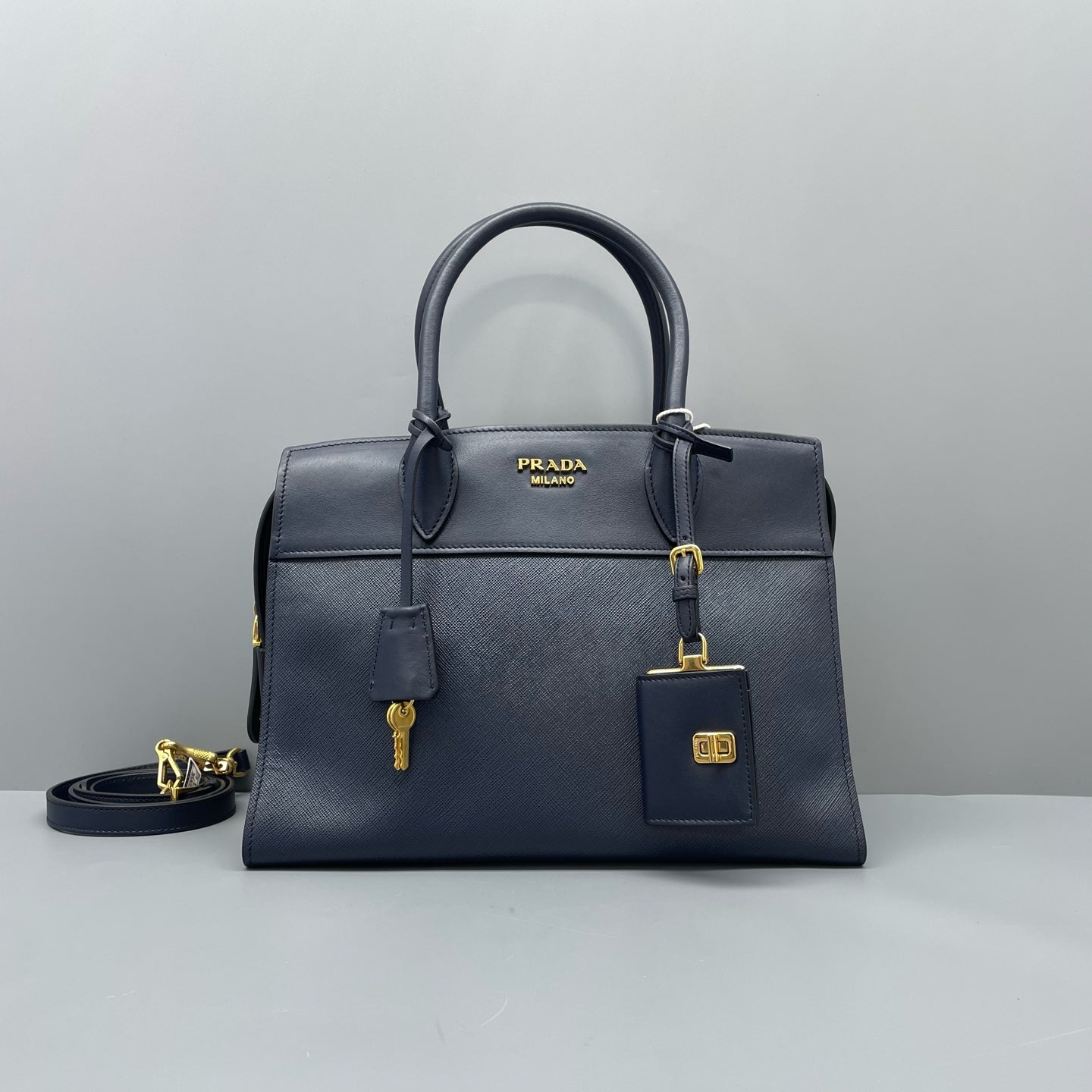 Prada - Other - Leather - Navy - (medium)