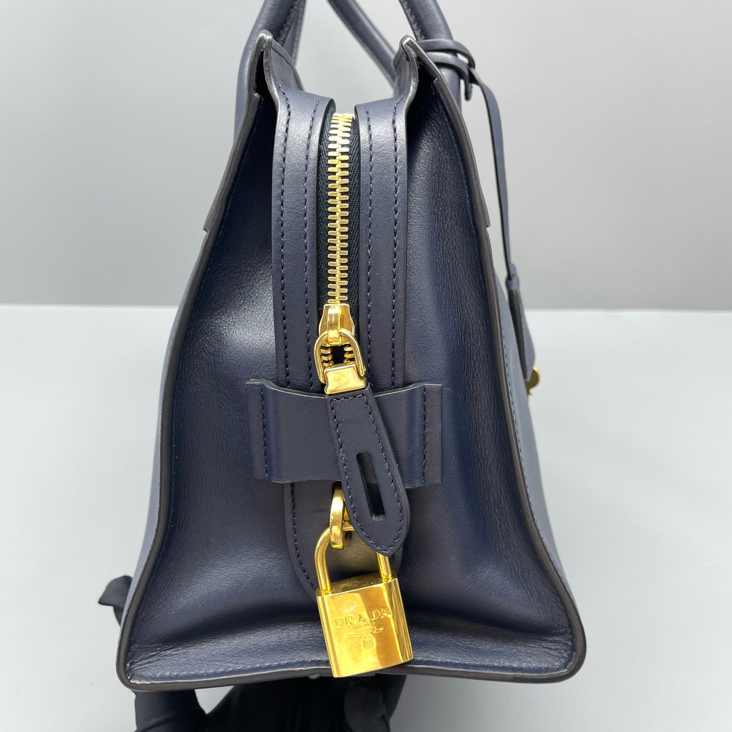 Prada - Other - Leather - Navy - (medium)