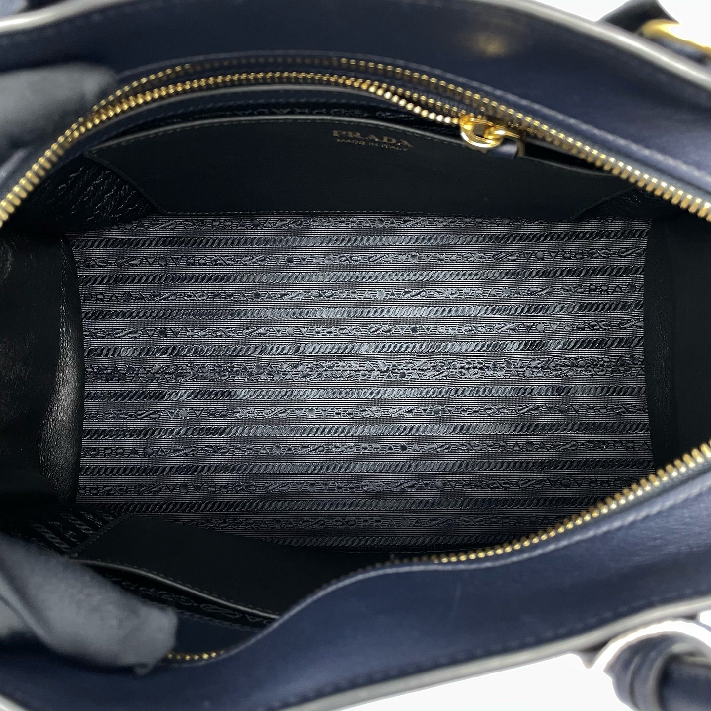 Prada - Other - Leather - Navy - (medium)