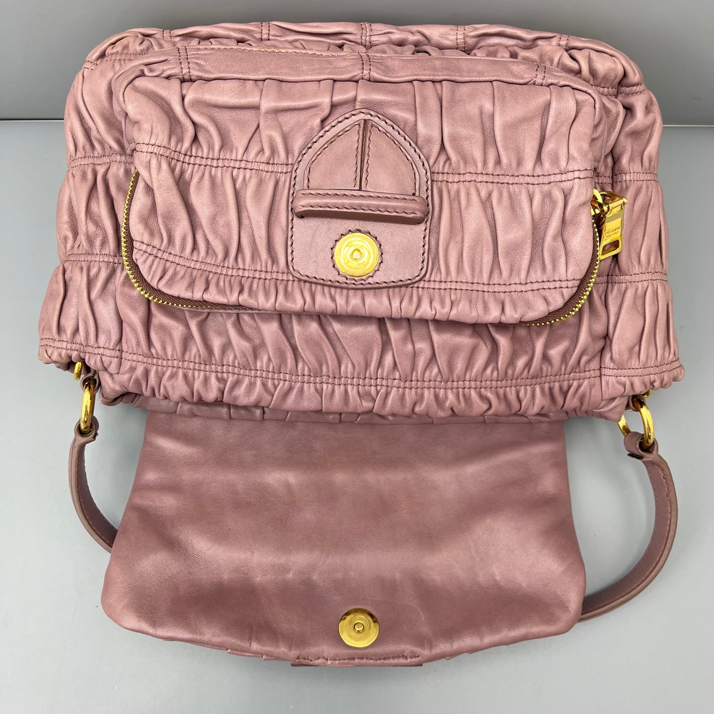 Prada - Other - Leather - Pink - (medium)