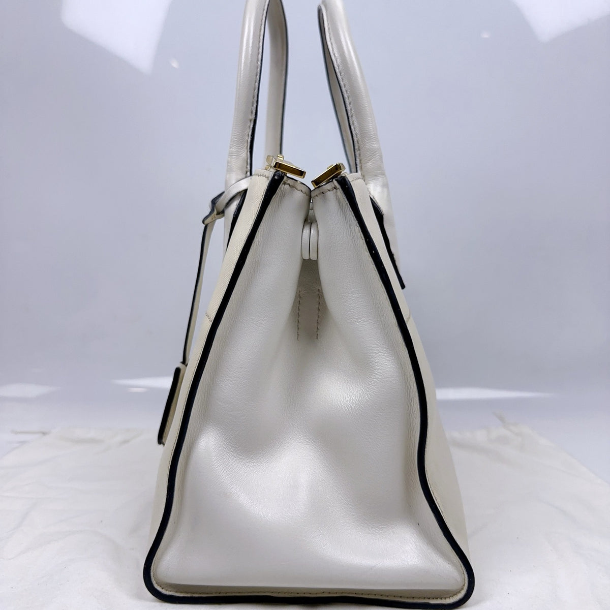 Prada - Other - Leather - White - (Medium)
