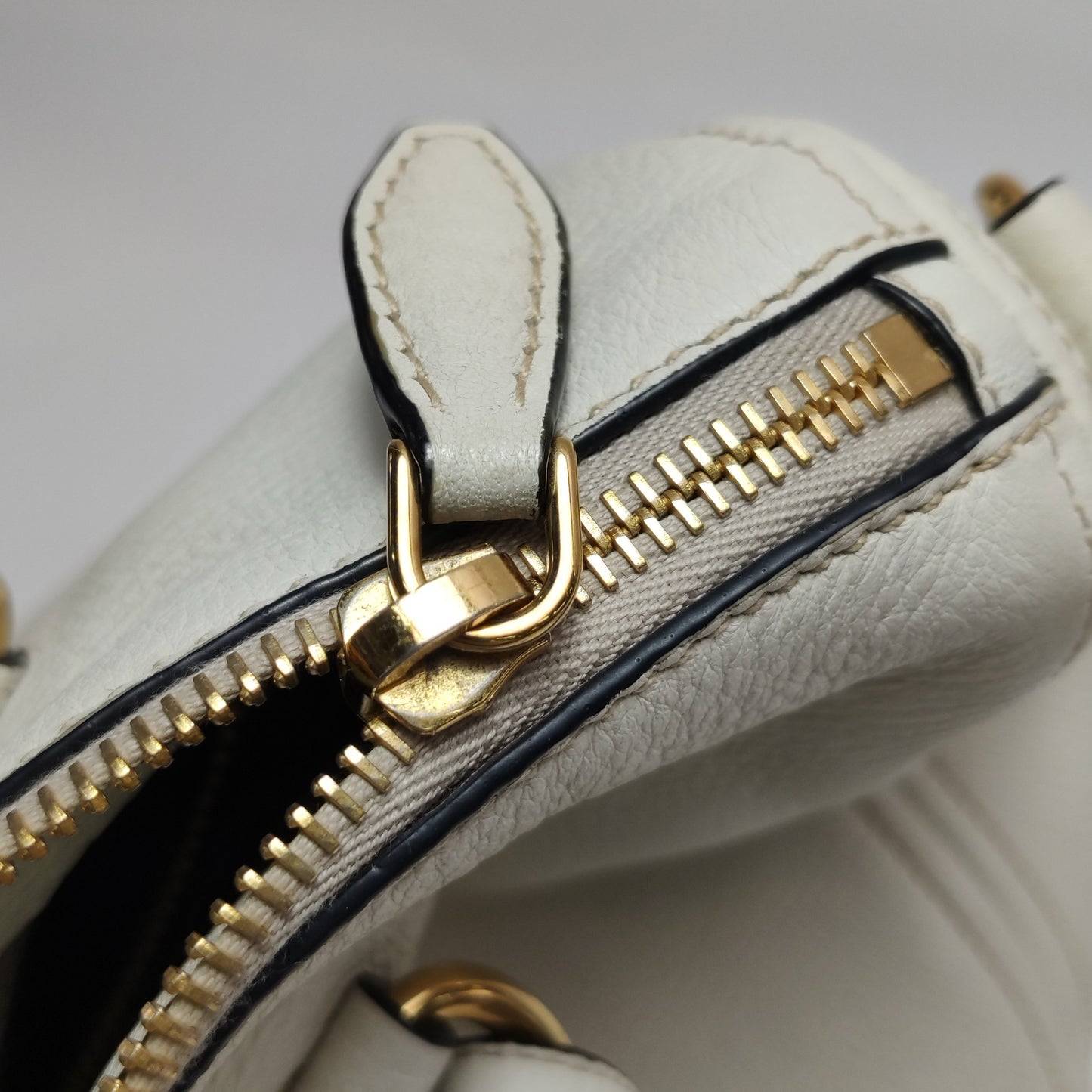 Prada - Other - Leather - White - (medium)
