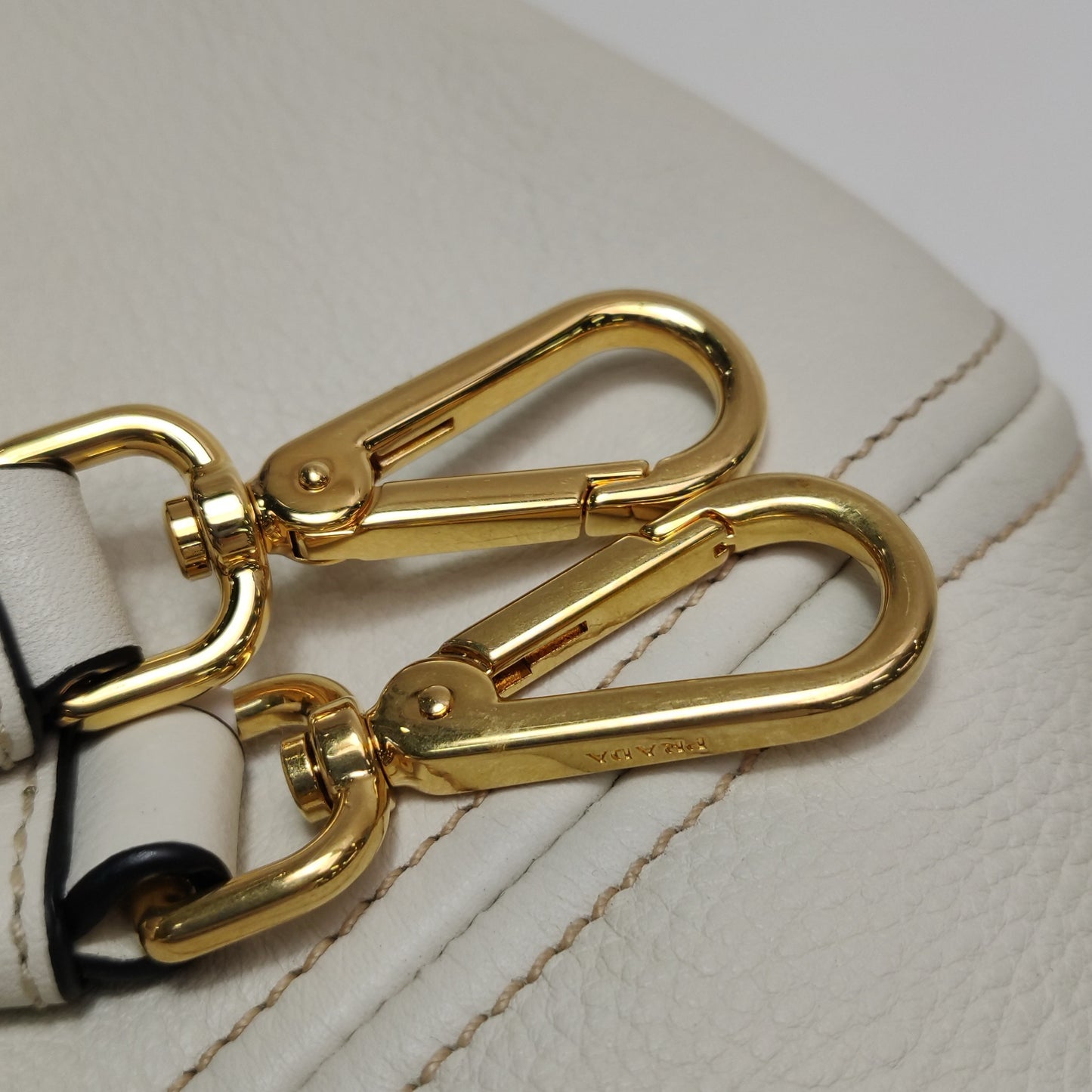 Prada - Other - Leather - White - (medium)