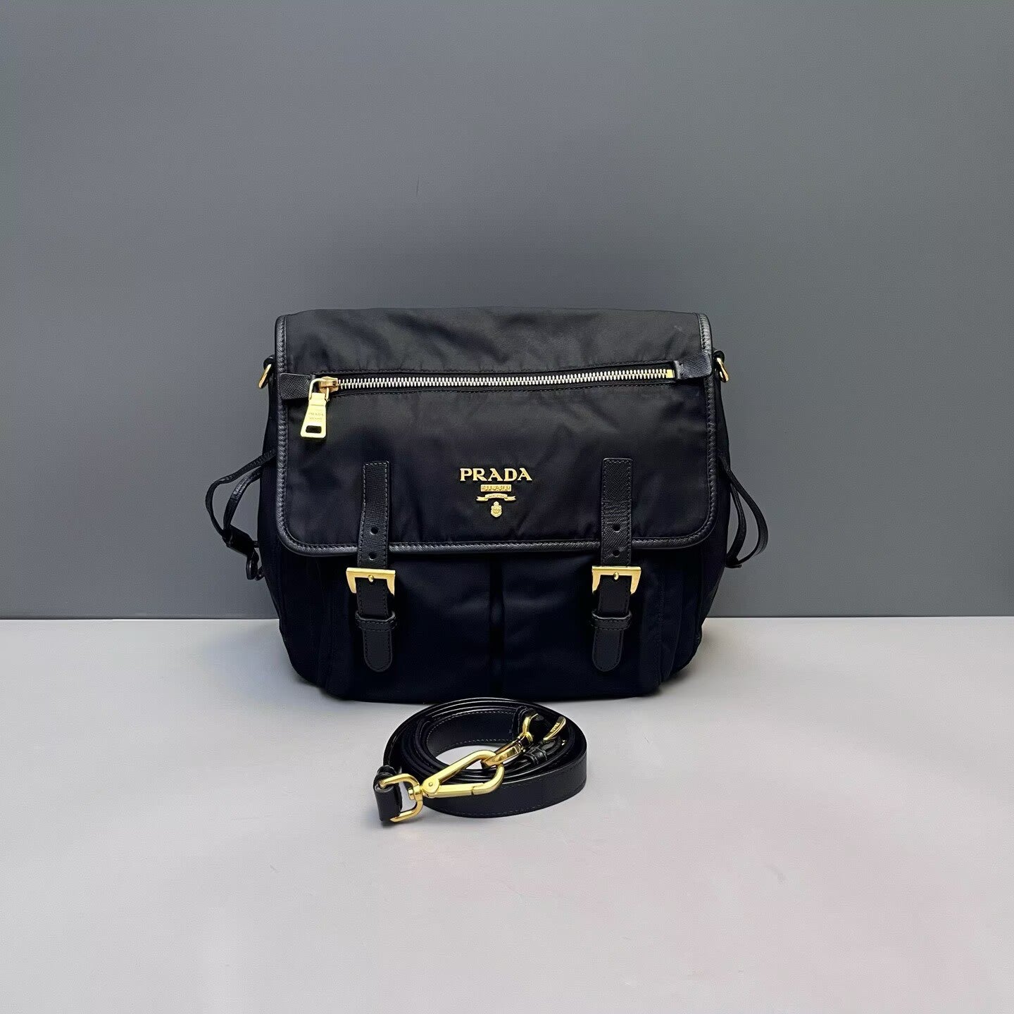 Prada - Other - Nylon with Saffiano leather accents - Black - (medium)
