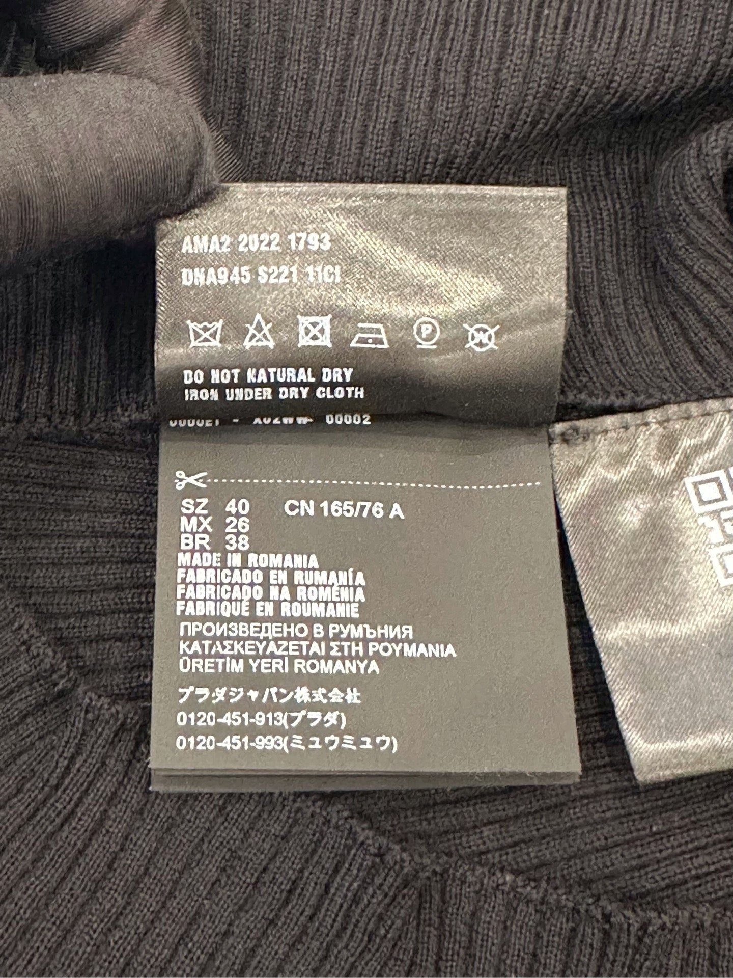 Prada - Other - Wool - Black - (40)