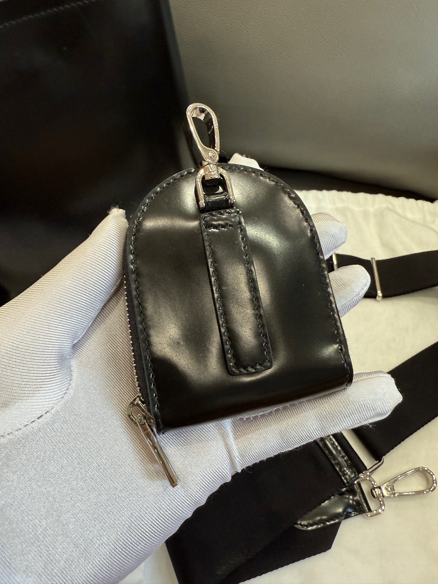 Prada - Panier Bucket Bag - Patent leather - Black - (Medium)