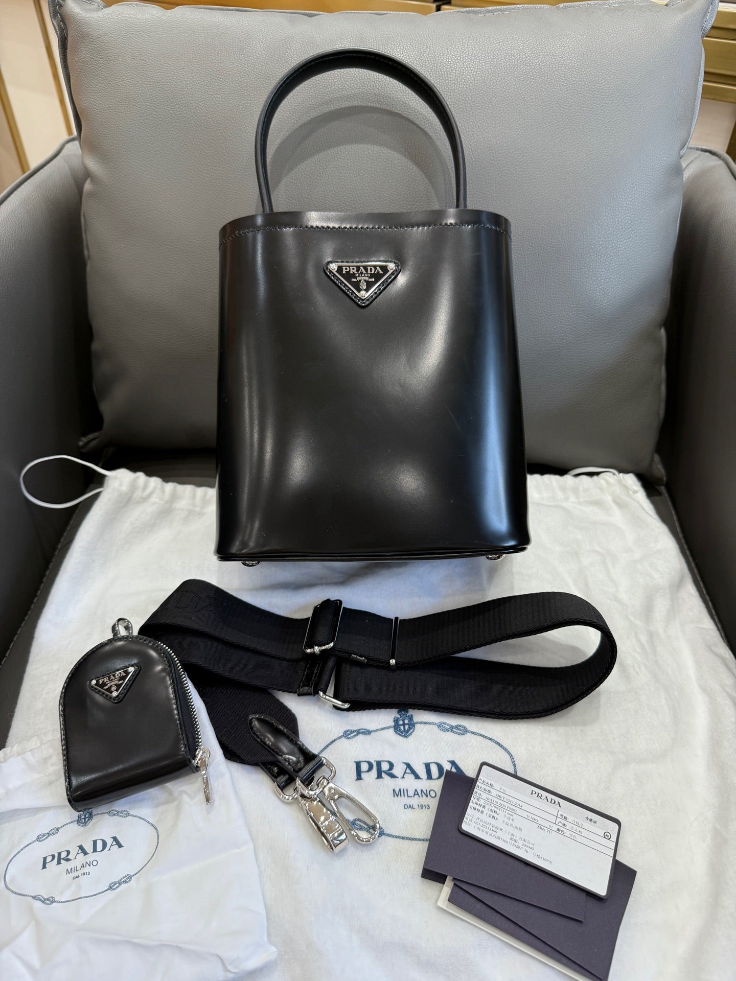 Prada - Panier Bucket Bag - Patent leather - Black - (Medium)