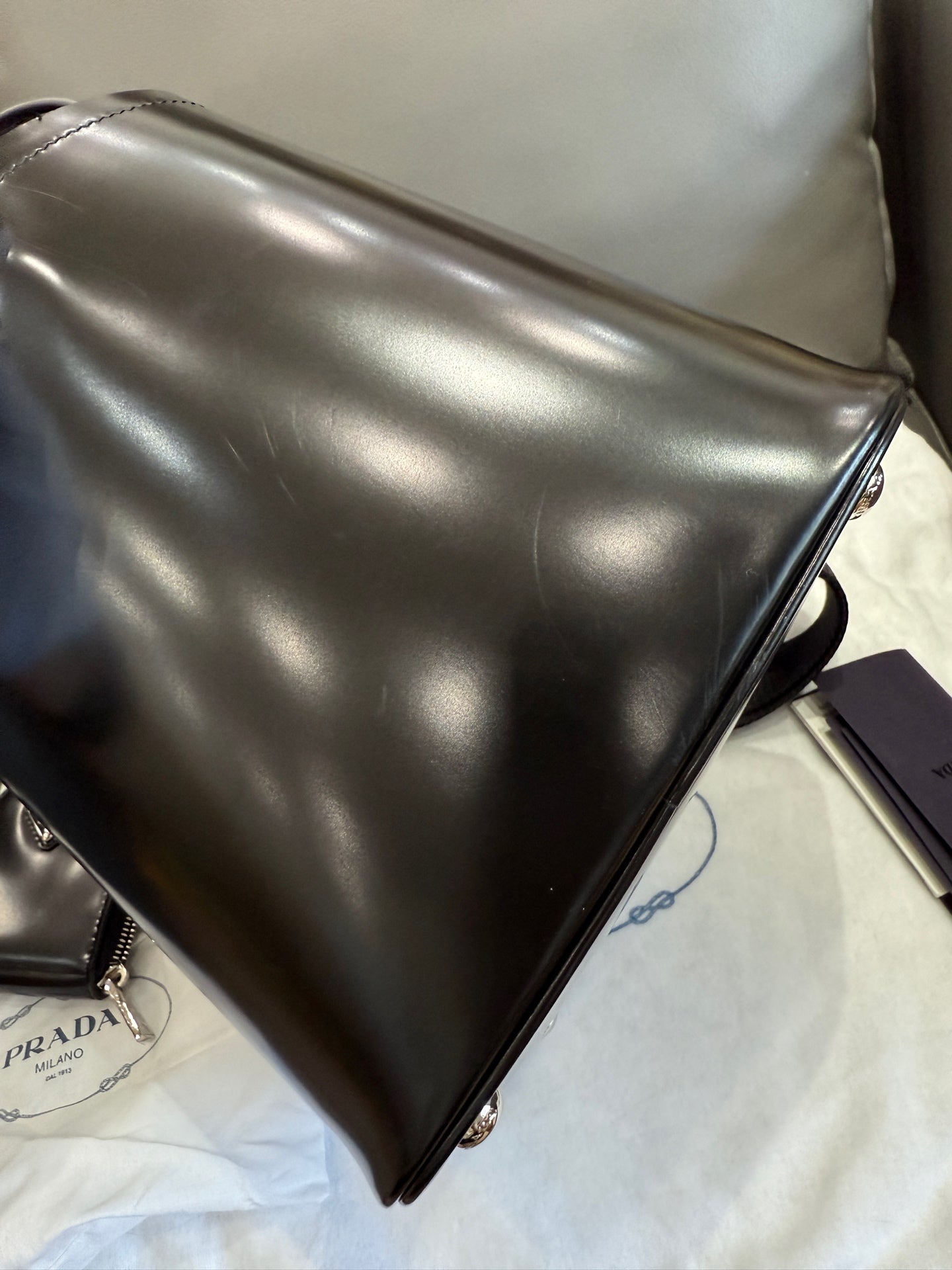 Prada - Panier Bucket Bag - Patent leather - Black - (Medium)