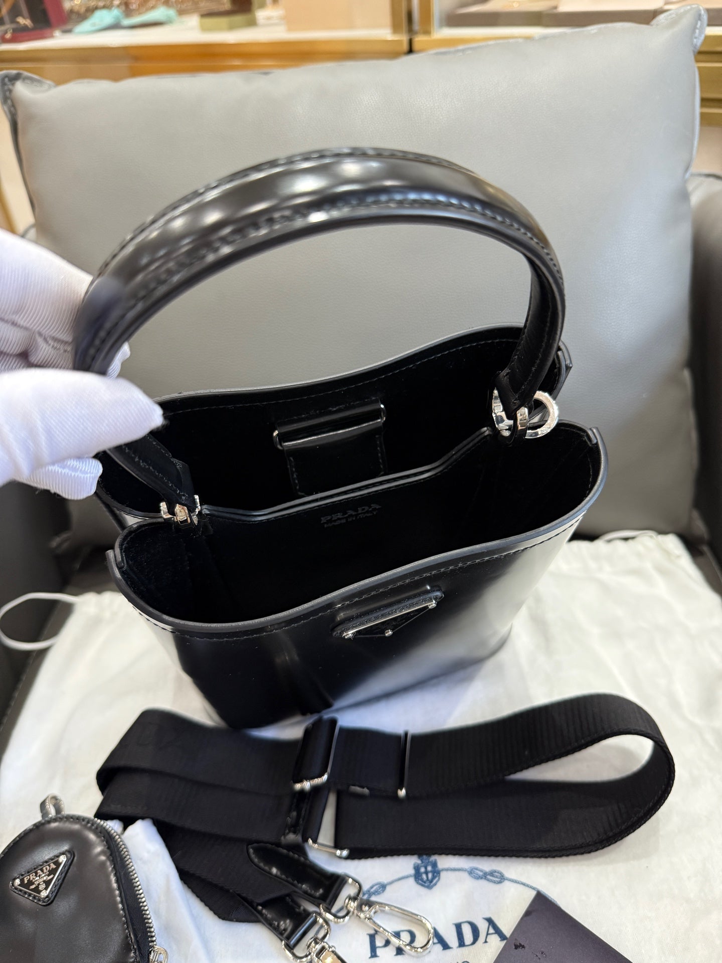 Prada - Panier Bucket Bag - Patent leather - Black - (Medium)