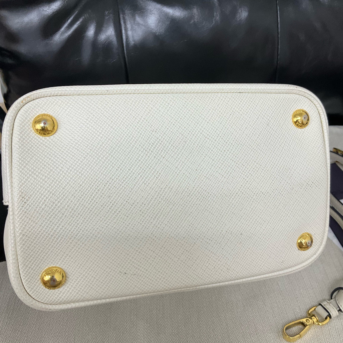 Prada - Panier - Leather - Beige - (Small)
