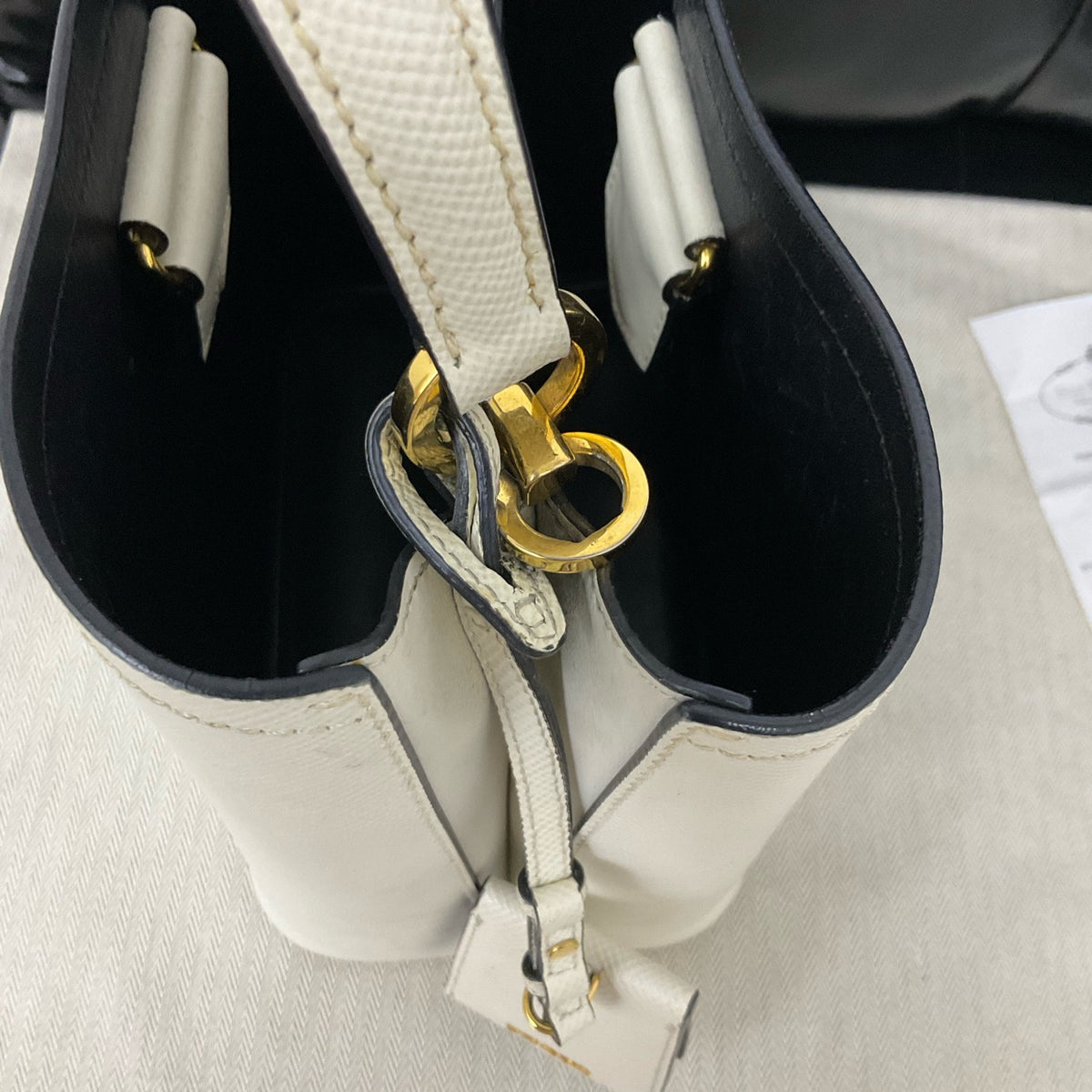 Prada - Panier - Leather - Beige - (Small)