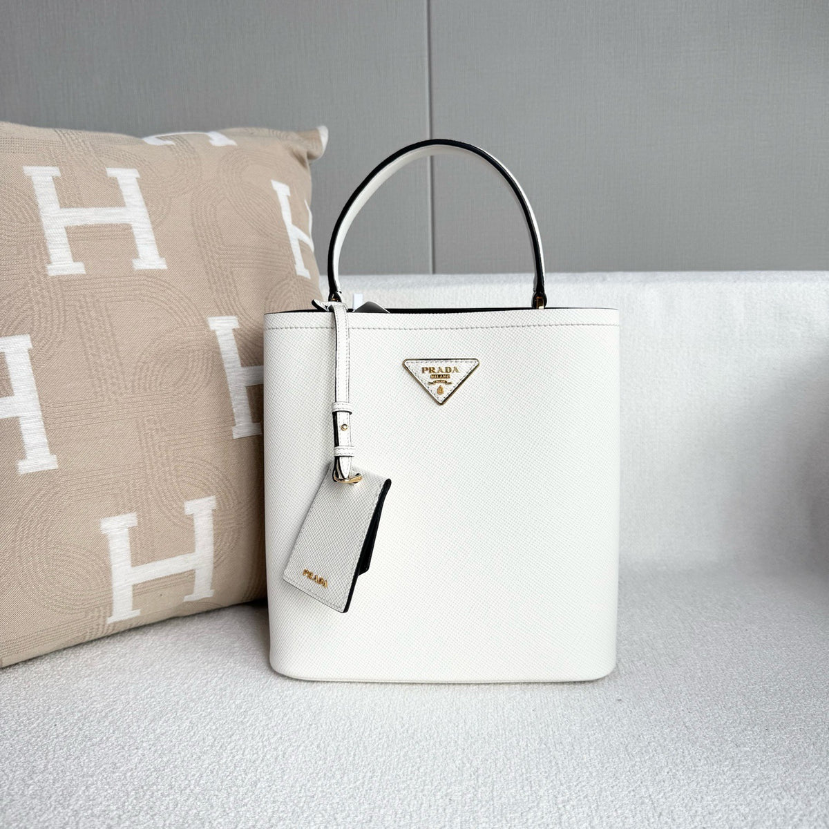 Prada - Panier - Leather - White - (Medium)